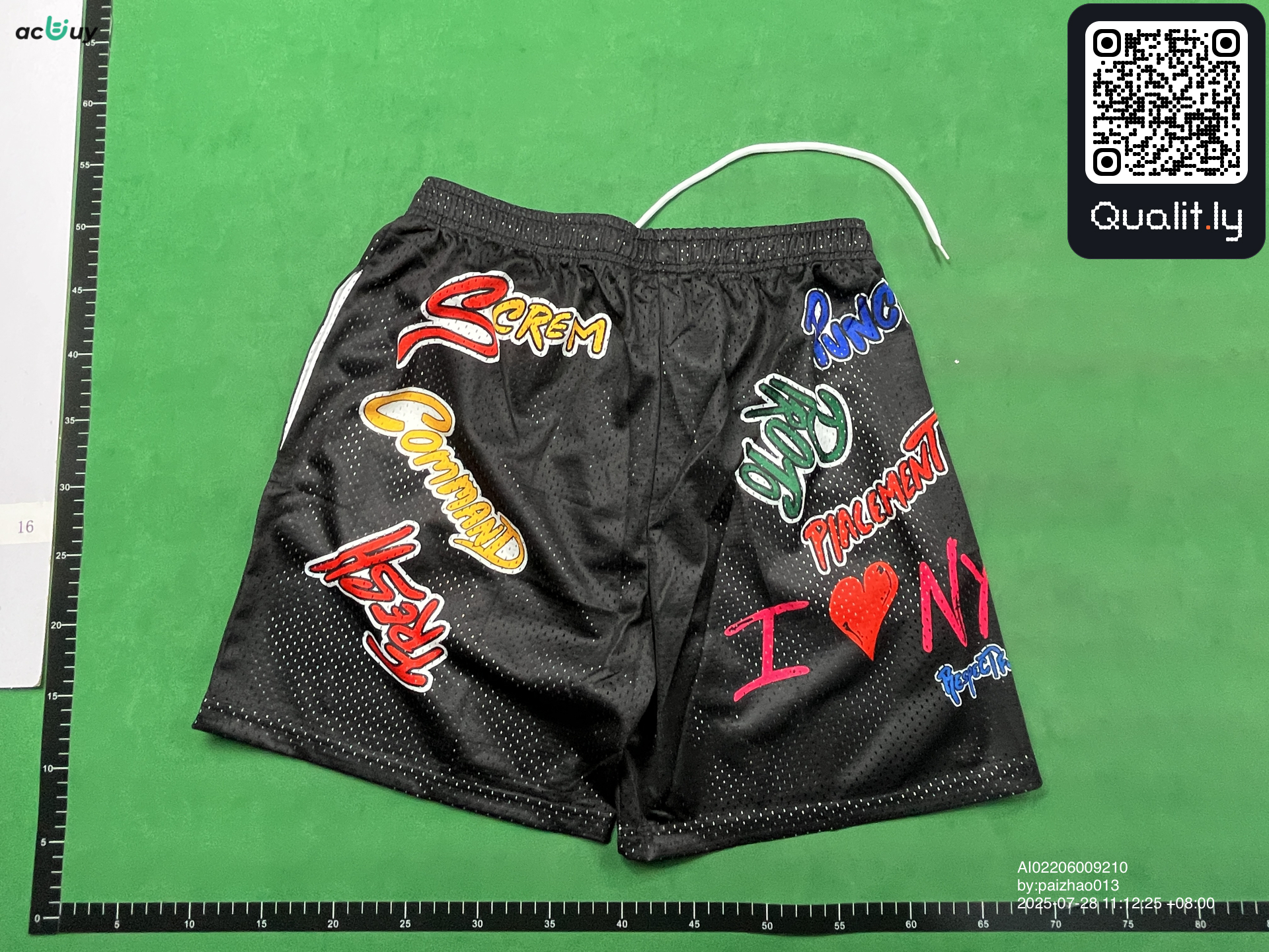 Pantaloncini — foto QC 2 di 8