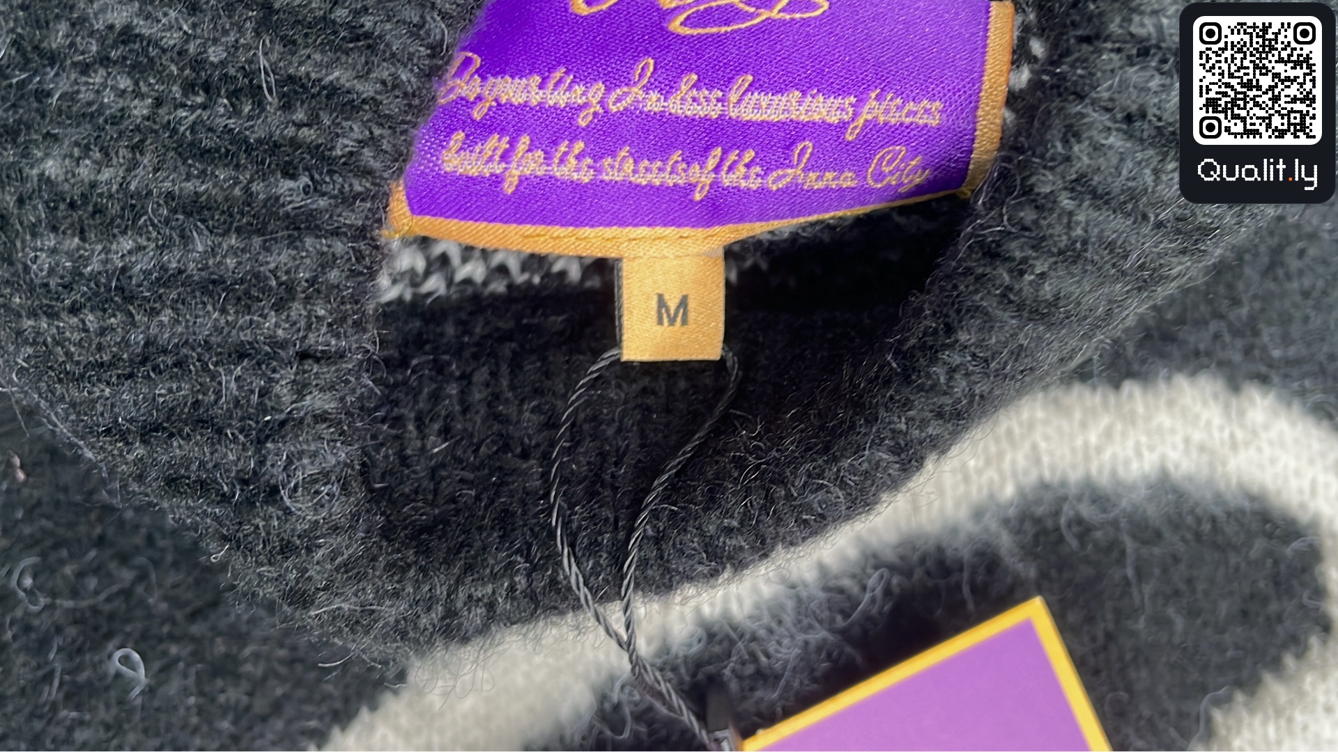 Sweter — zdjęcie QC 1 z 4