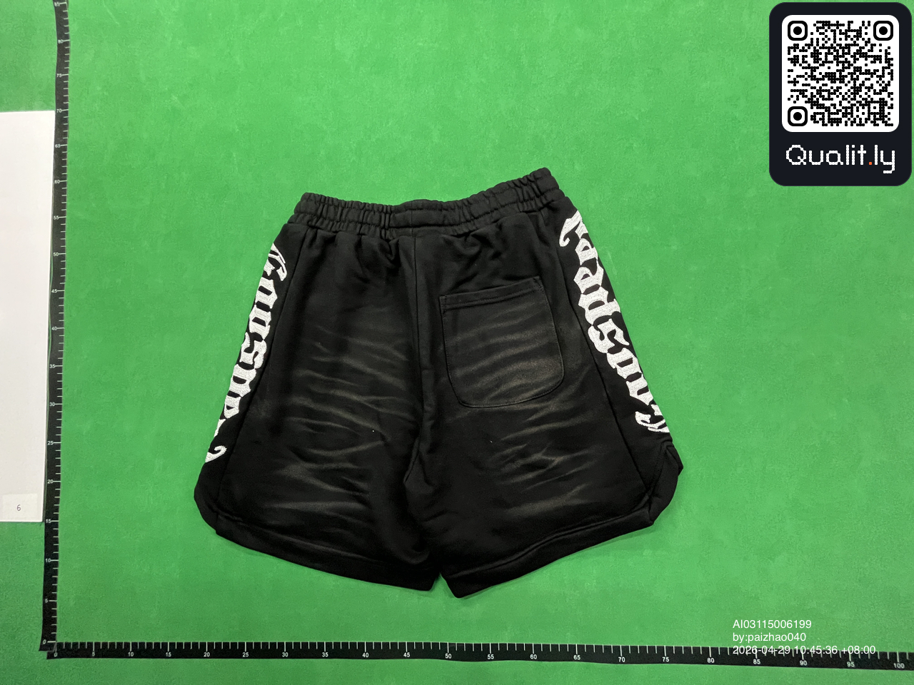 Shorts QC photo 2 of 20