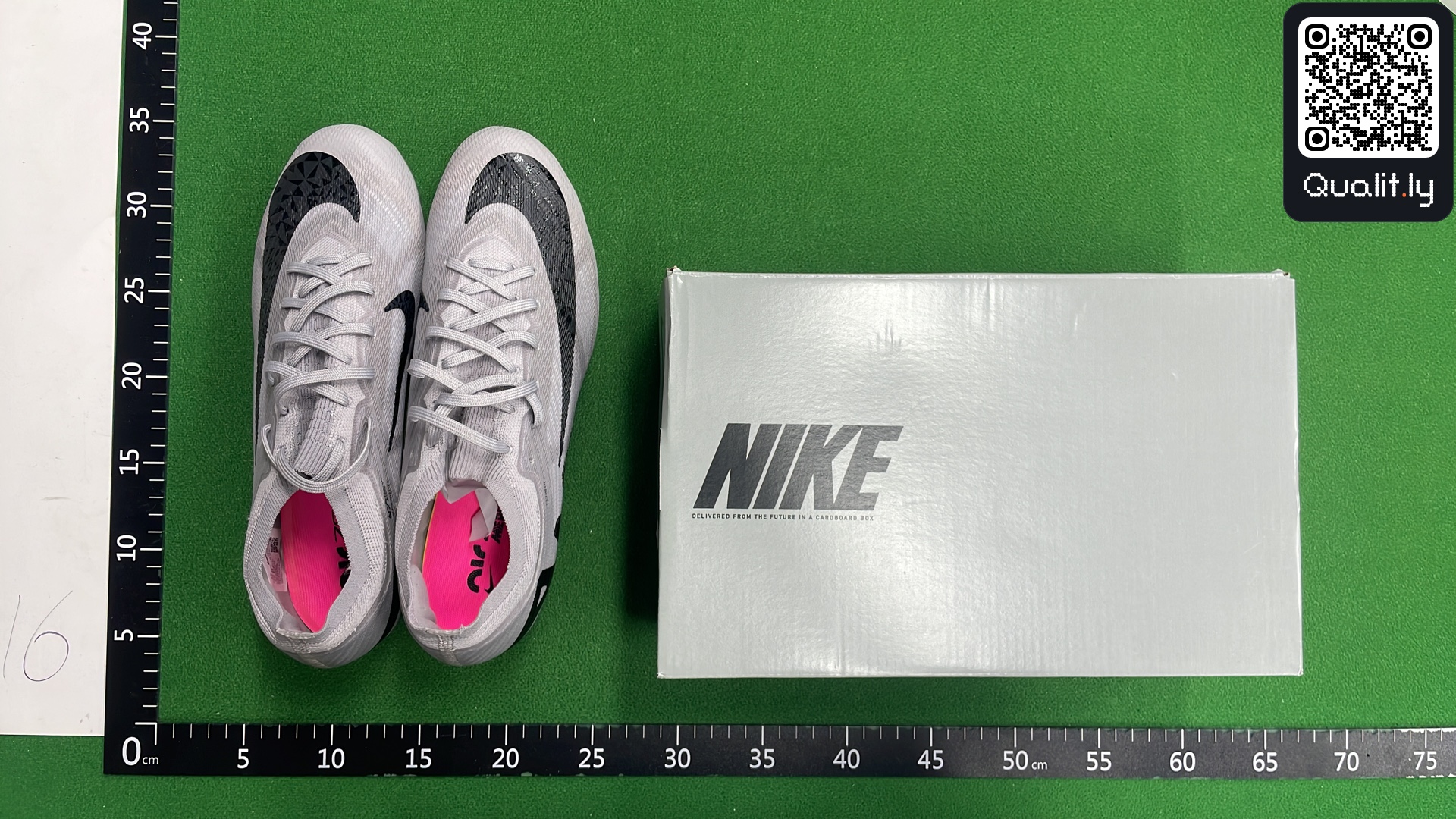 Sneakers — QC-foto 1 av 168