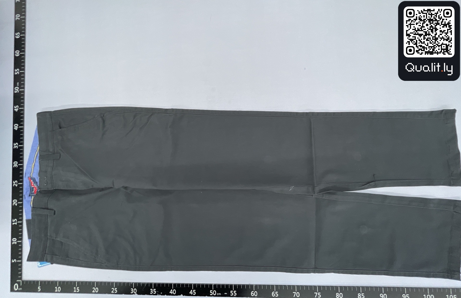 Pants QC photo 3 of 28