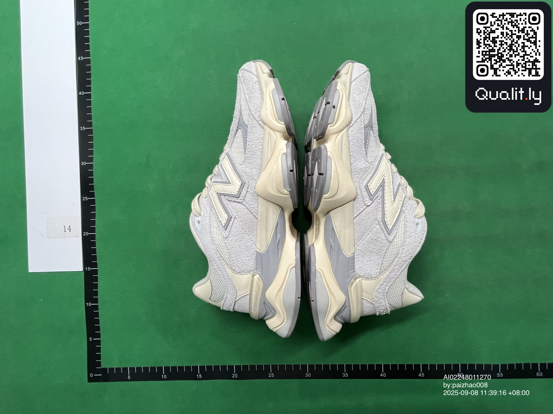 Foto QC 1 di 16