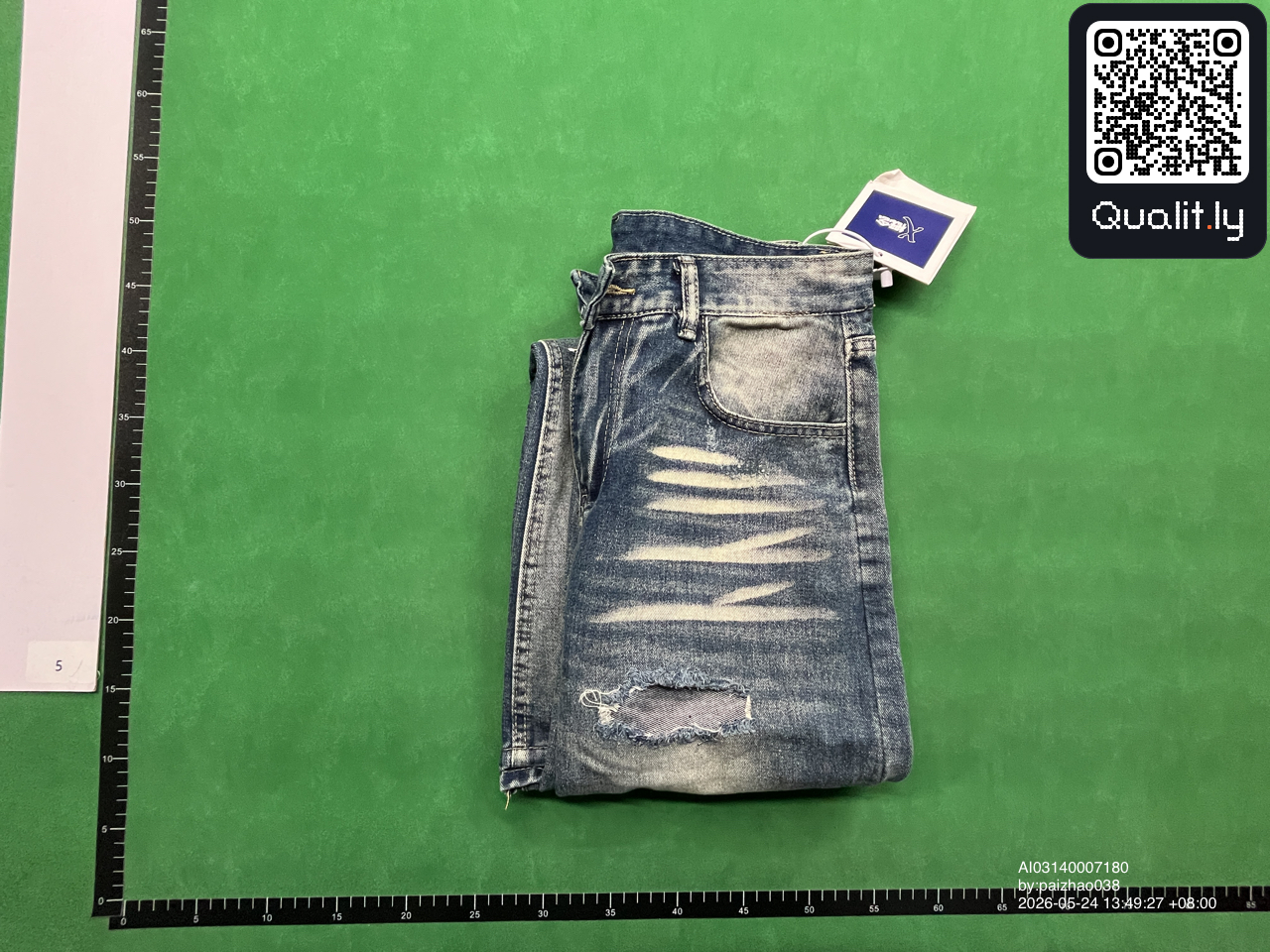 Jeans — QC-Foto 1 von 4