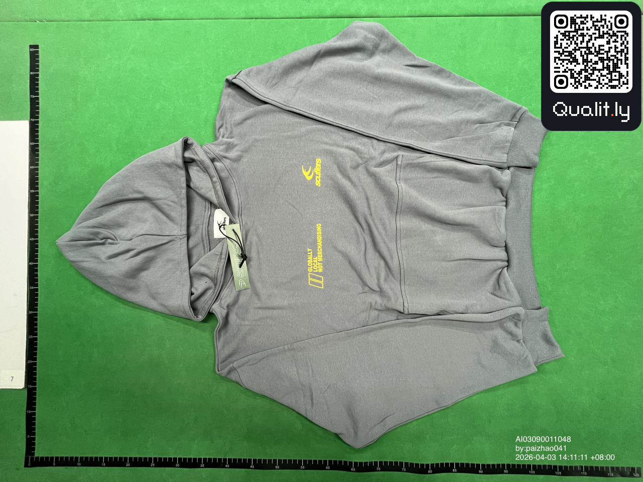 Hoodie QC photo 2 of 22