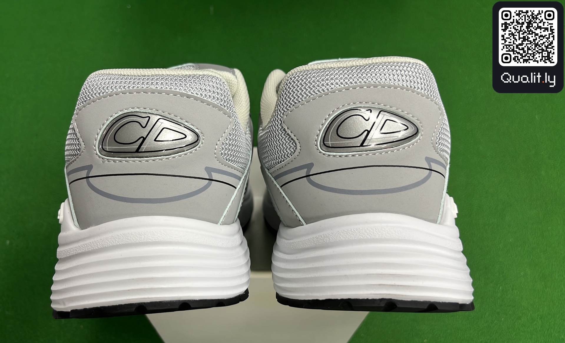 Sneakers — foto QC 3 di 6