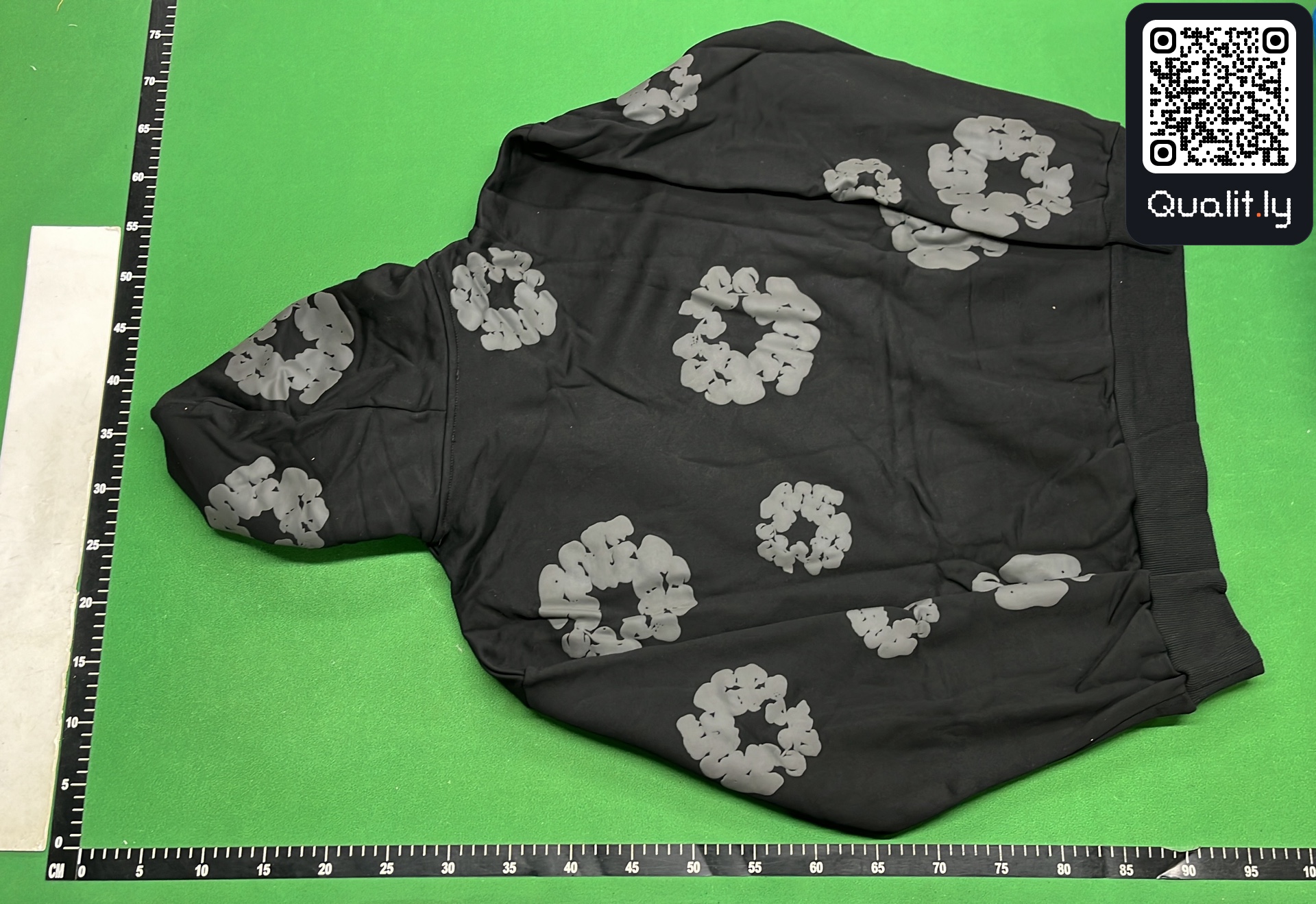 Hoodie QC photo 3 of 4