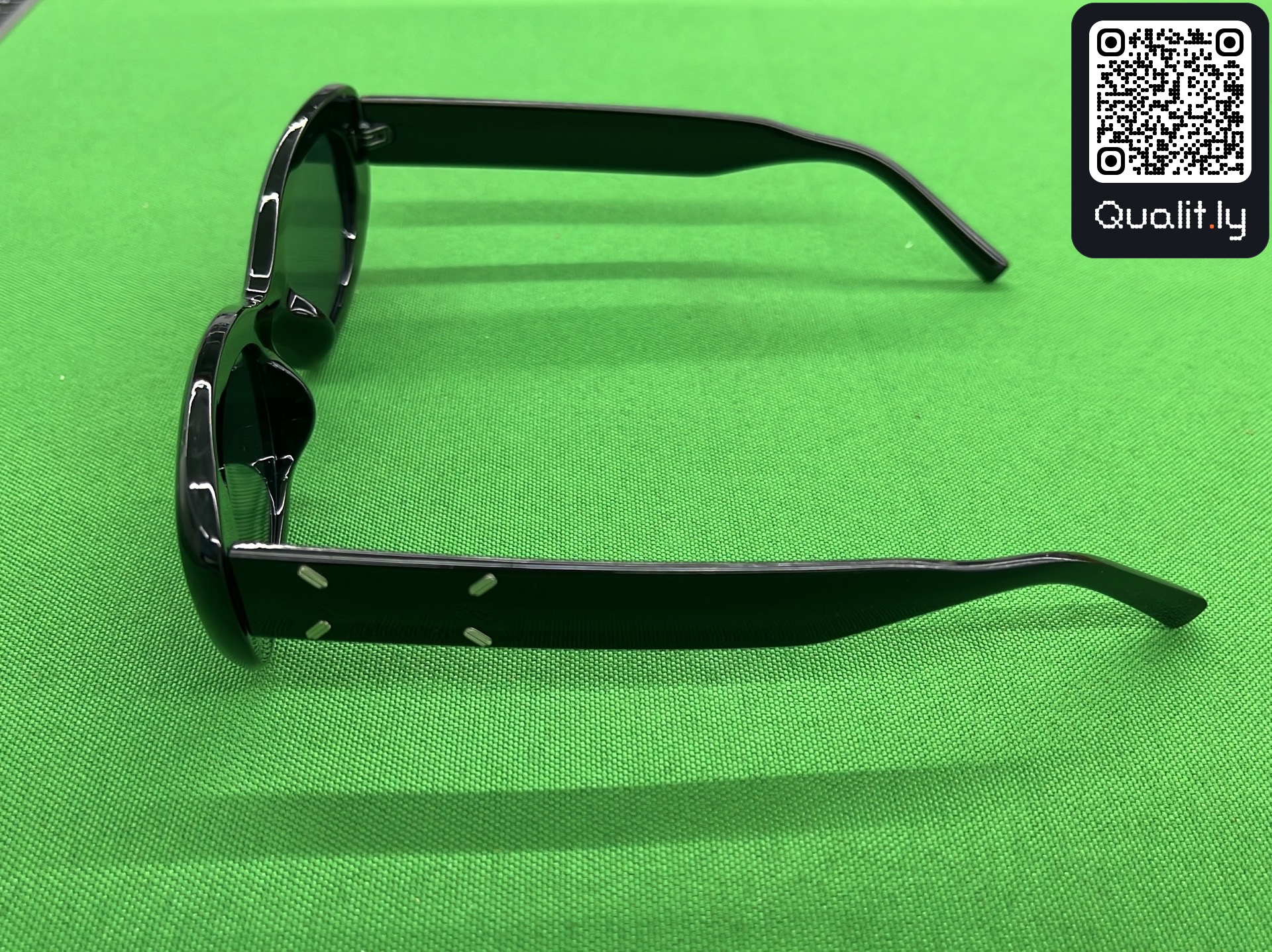 Sunglasses QC photo 3 of 4