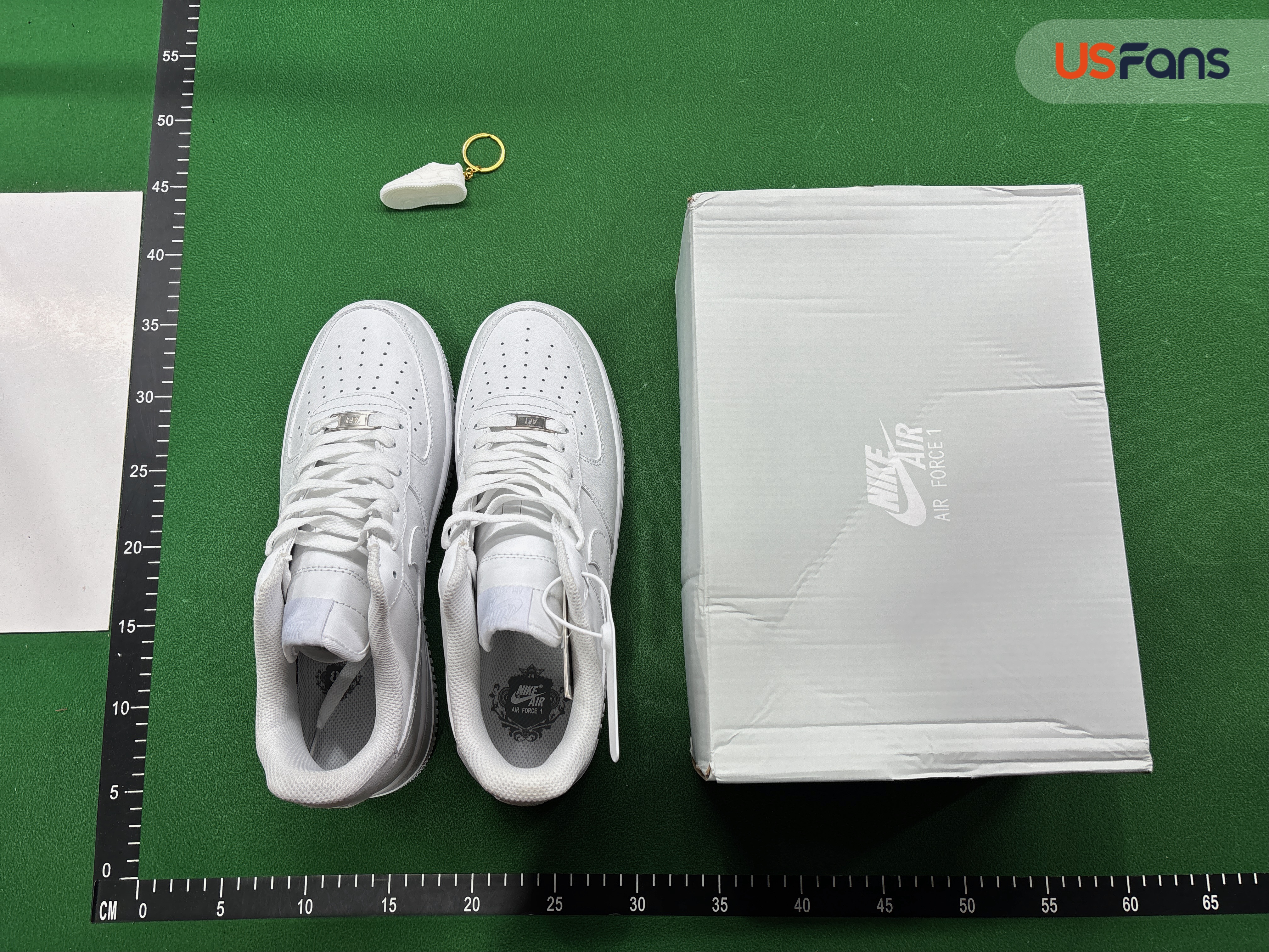 Sneakers QC photo 1 of 36