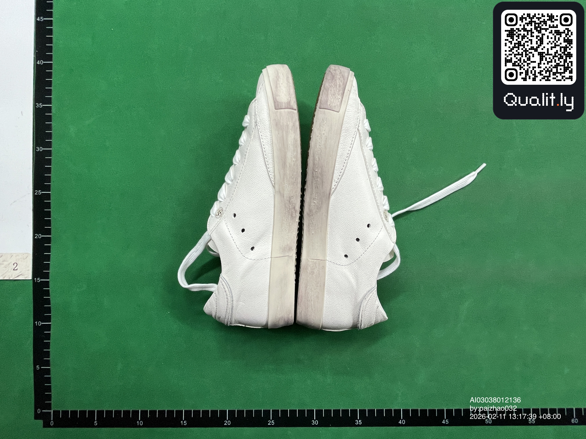 Sneakers QC photo 3 of 12