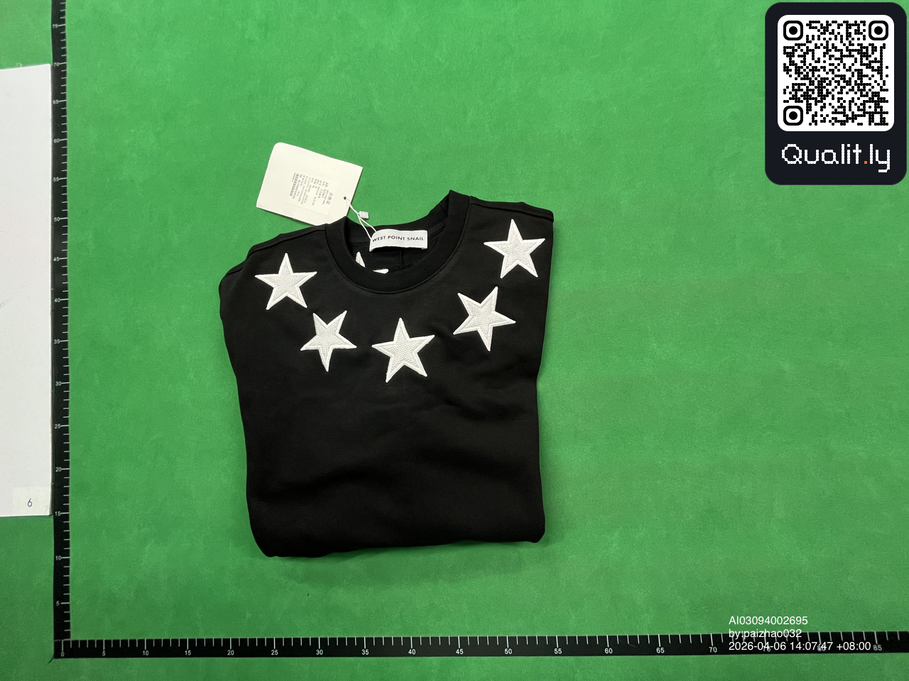 卫衣 QC 照片 1 / 4