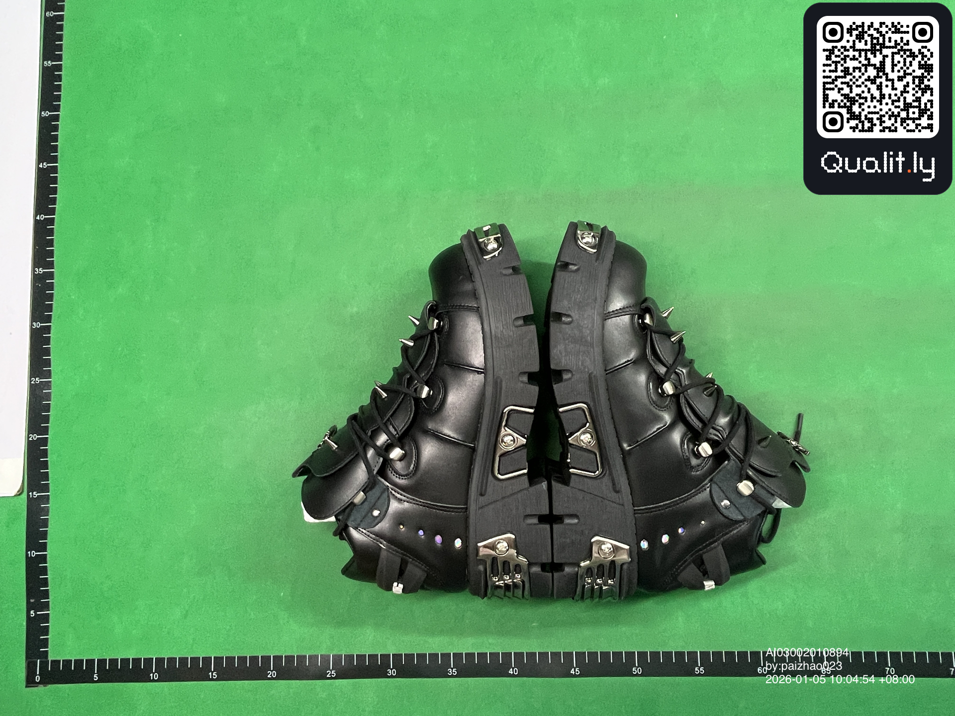 Sneakers — QC-foto 2 av 6