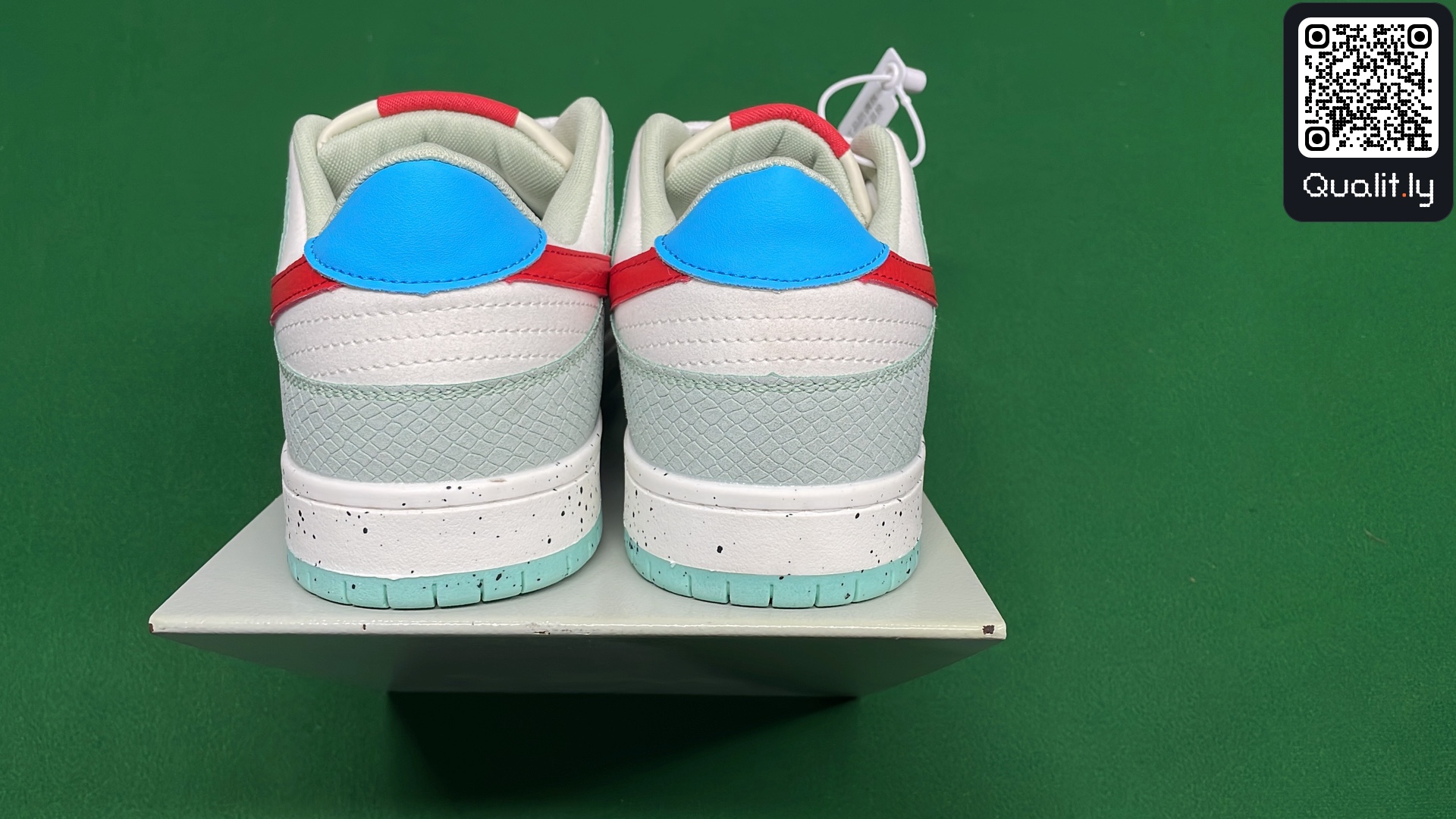 Sneakers QC photo 3 of 6