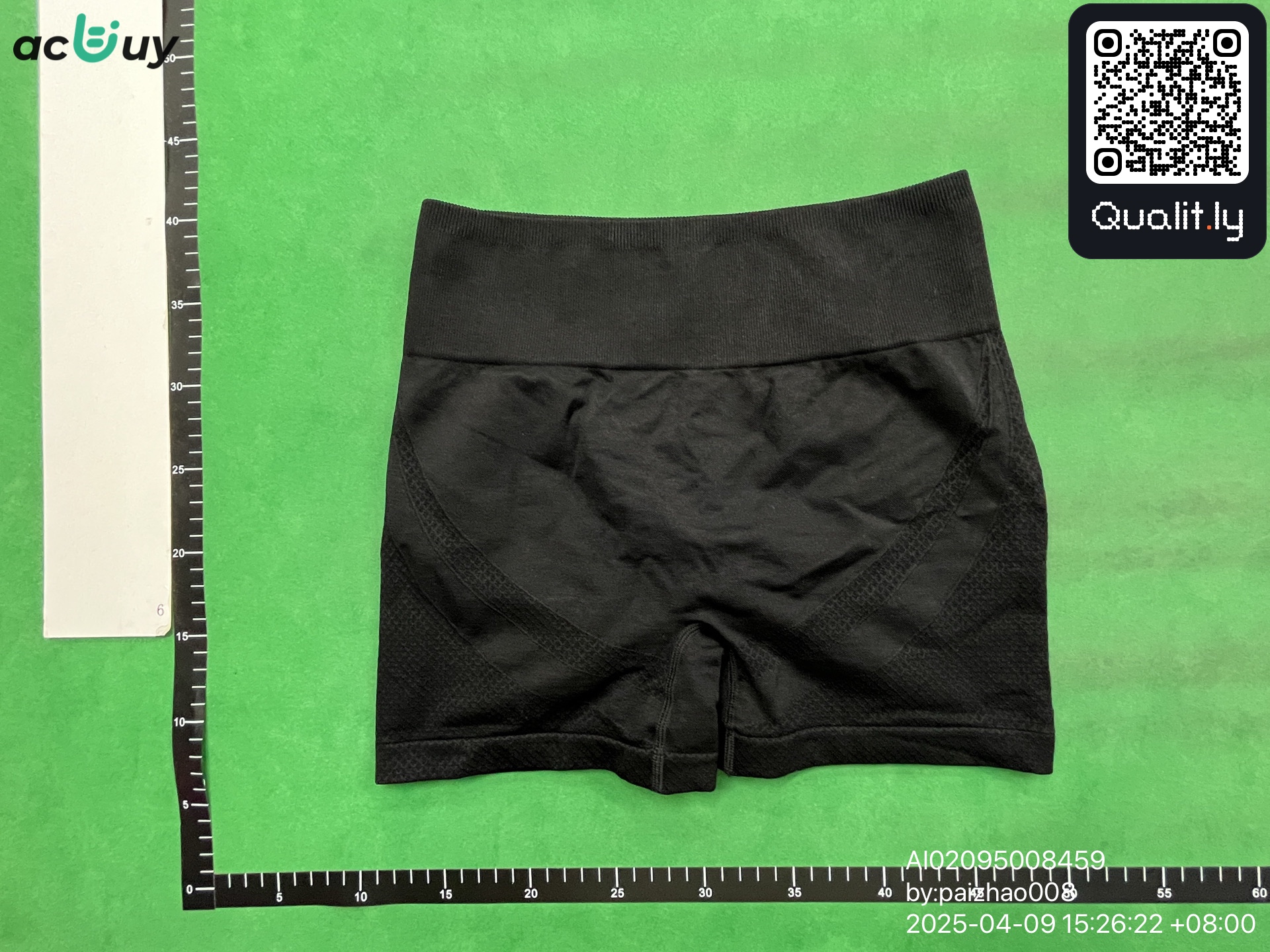 Pantalón corto — foto QC 2 de 4
