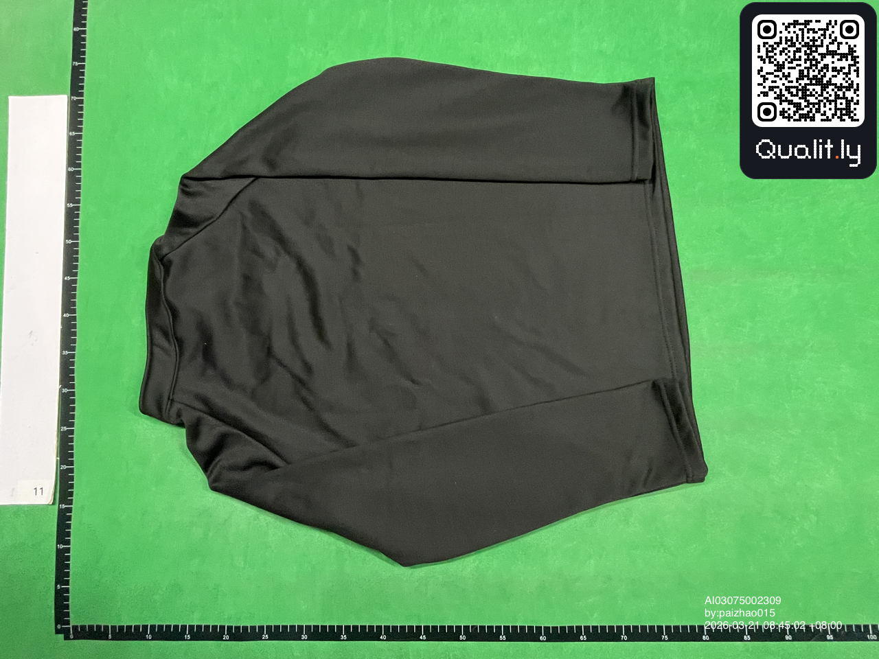 Pants QC photo 2 of 32