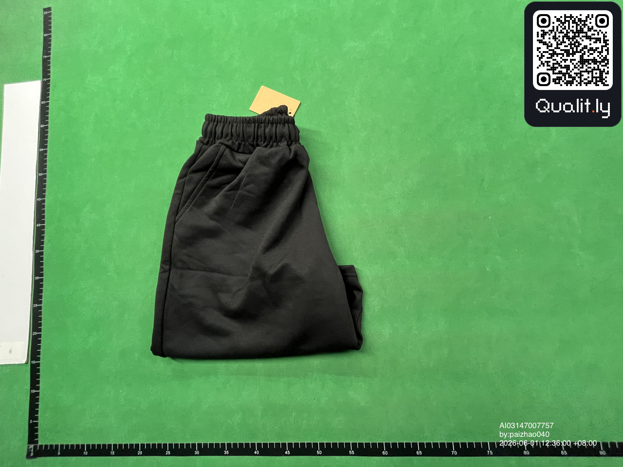 Pantaloni — fotografie QC 1 din 44