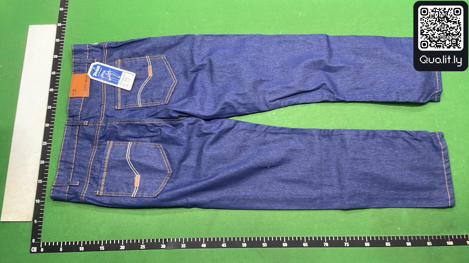Jean — photo QC 3 sur 30