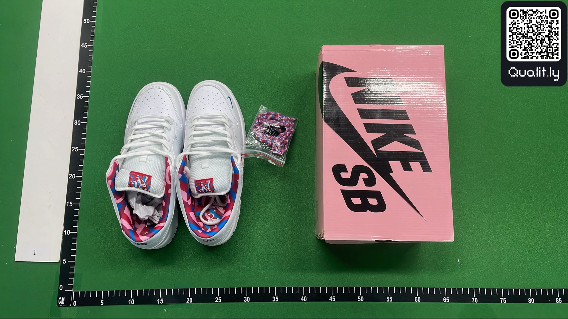 Sneakers QC photo 1 of 30