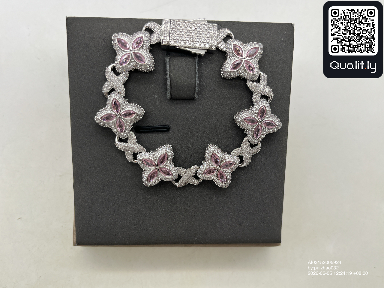 Schmuck — QC-Foto 3 von 10