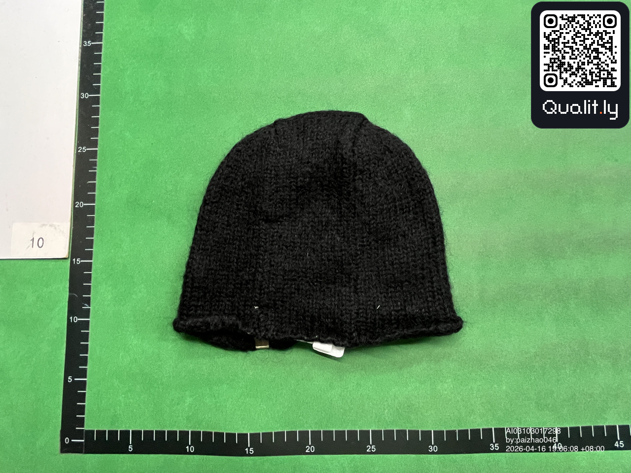 Bonnet — photo QC 2 sur 33