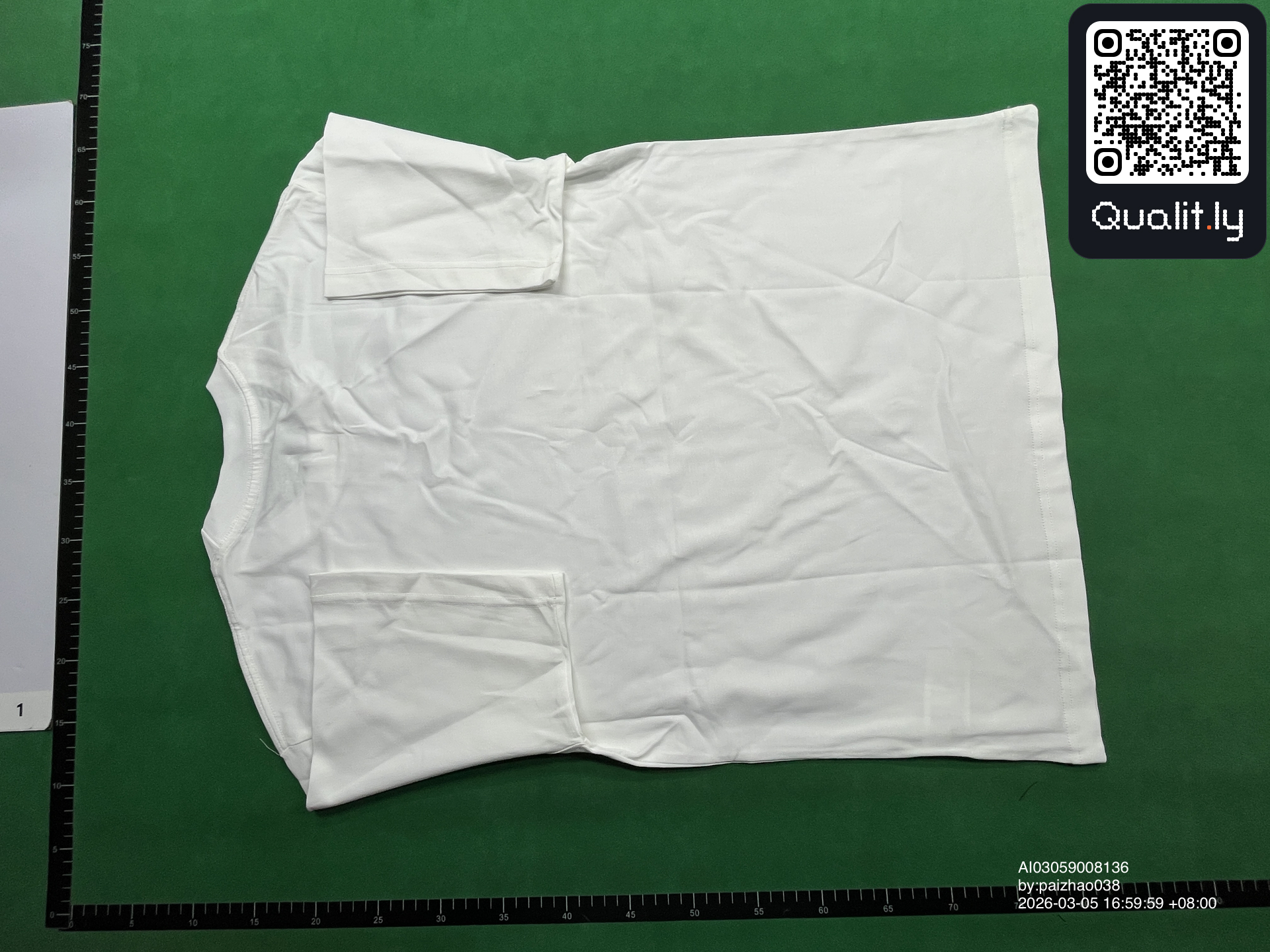 T-shirt — foto QC 2 di 48