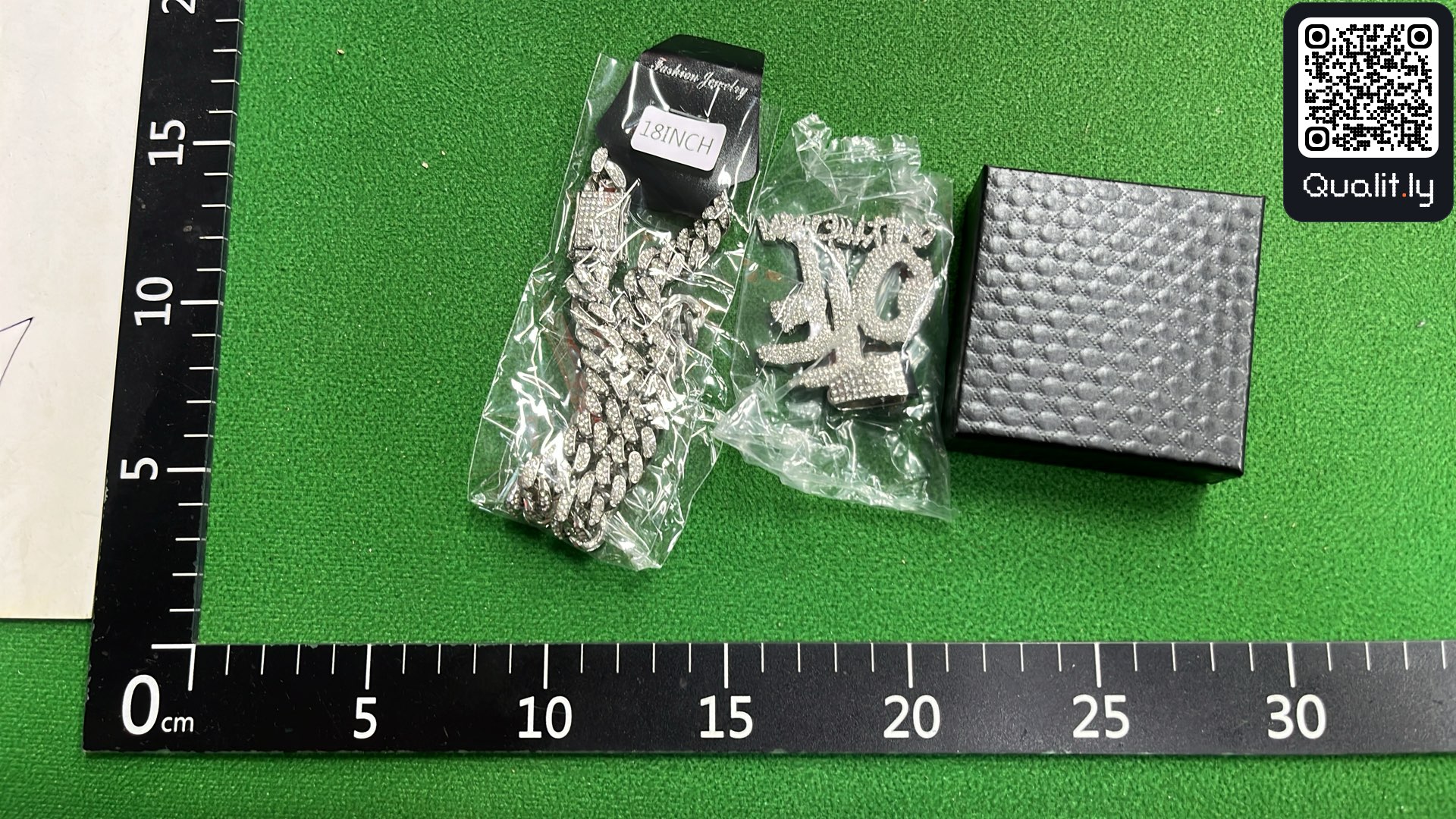 Foto QC 3 di 45