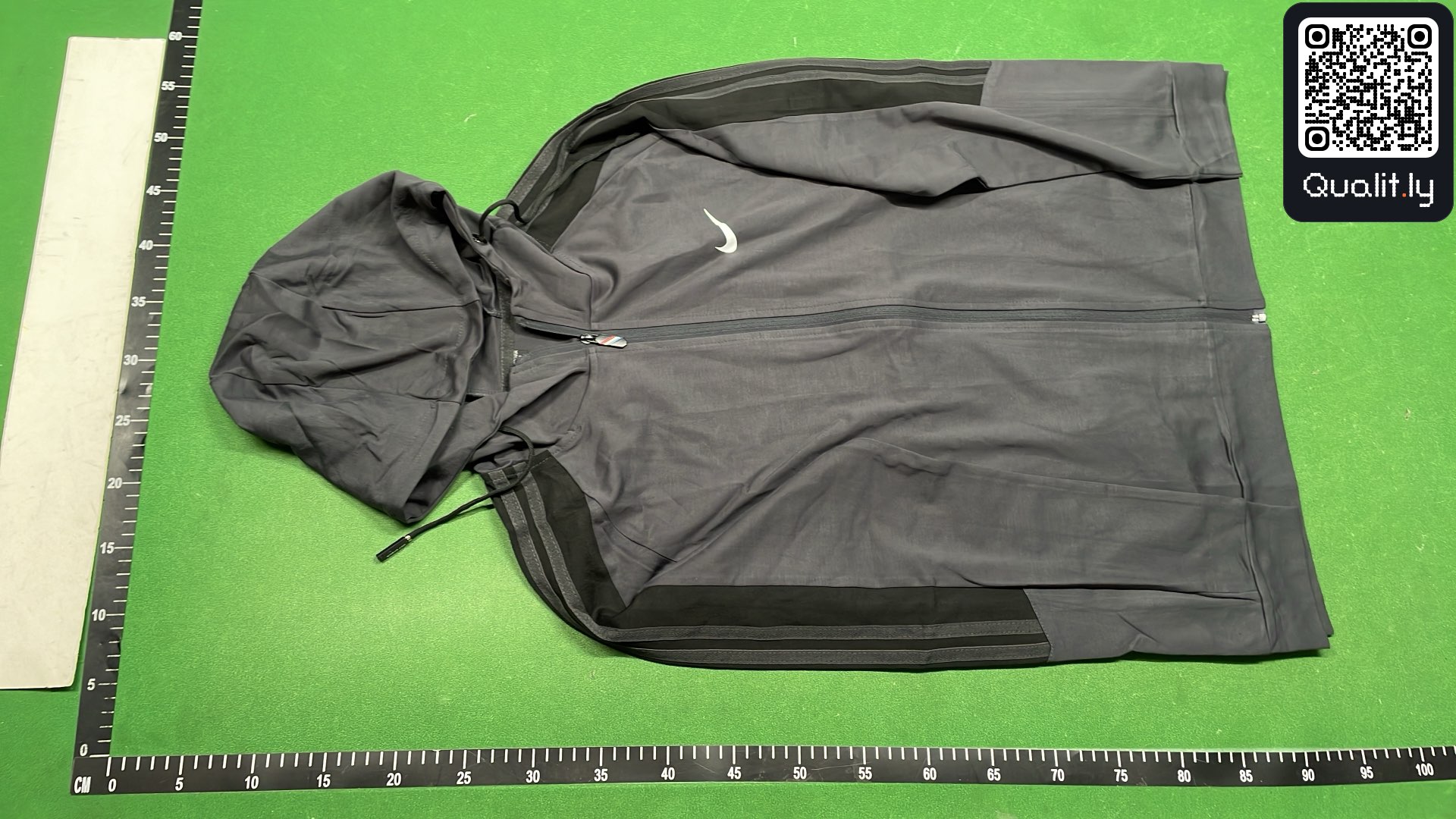 Hoodie QC photo 2 of 5