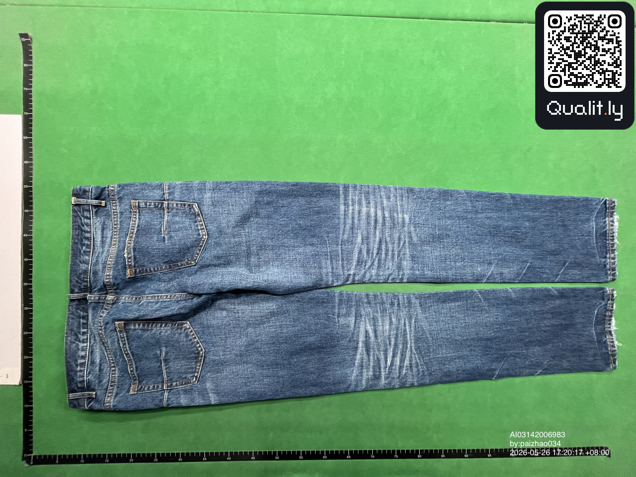 Jeans — QC-foto 1 av 22