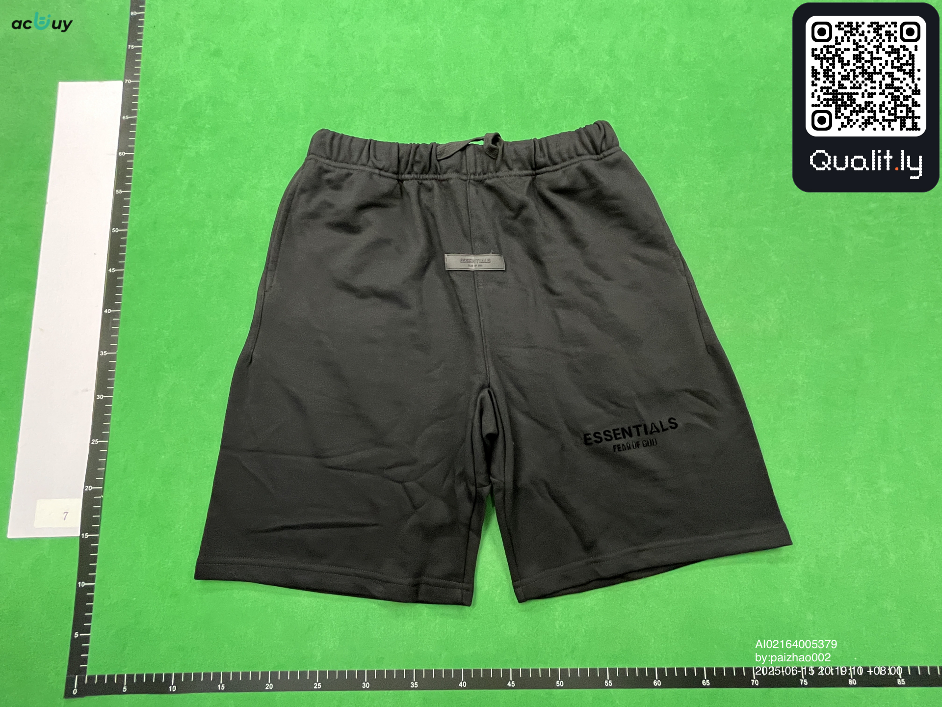 Pantalón corto — foto QC 3 de 4