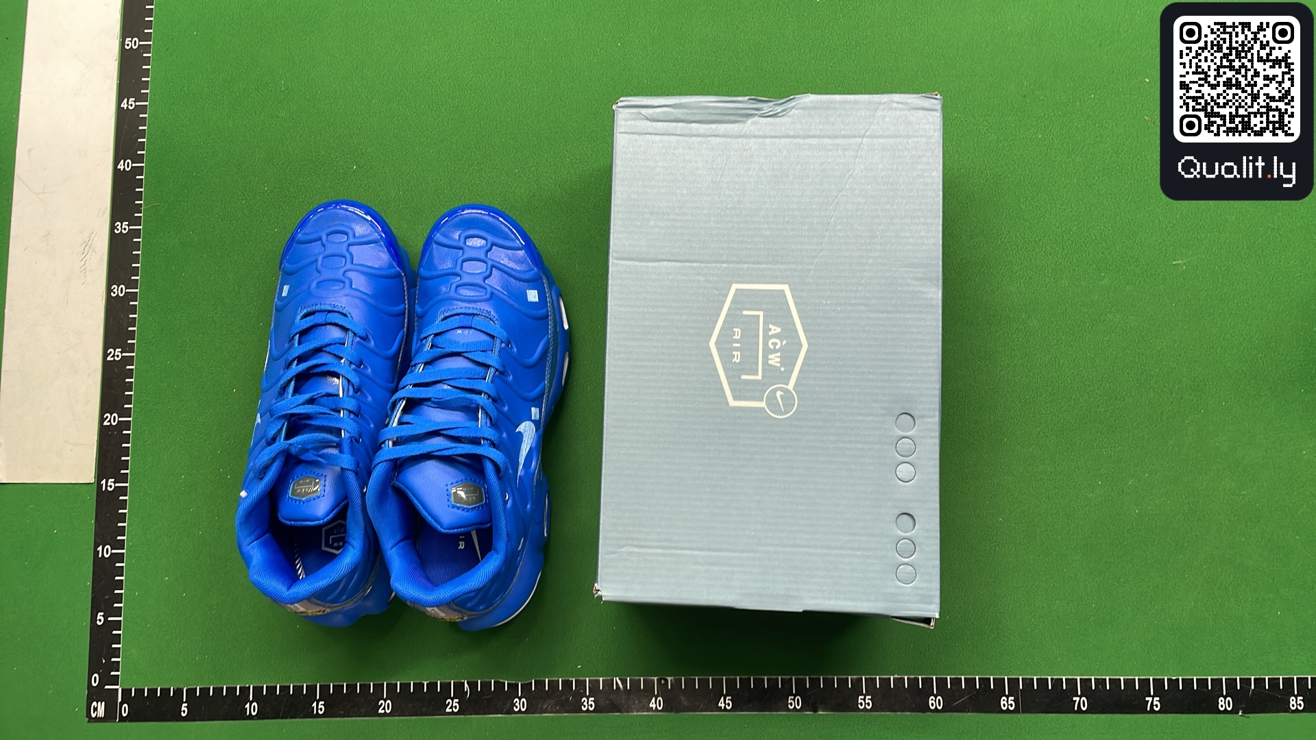 Sneakers QC photo 1 of 6
