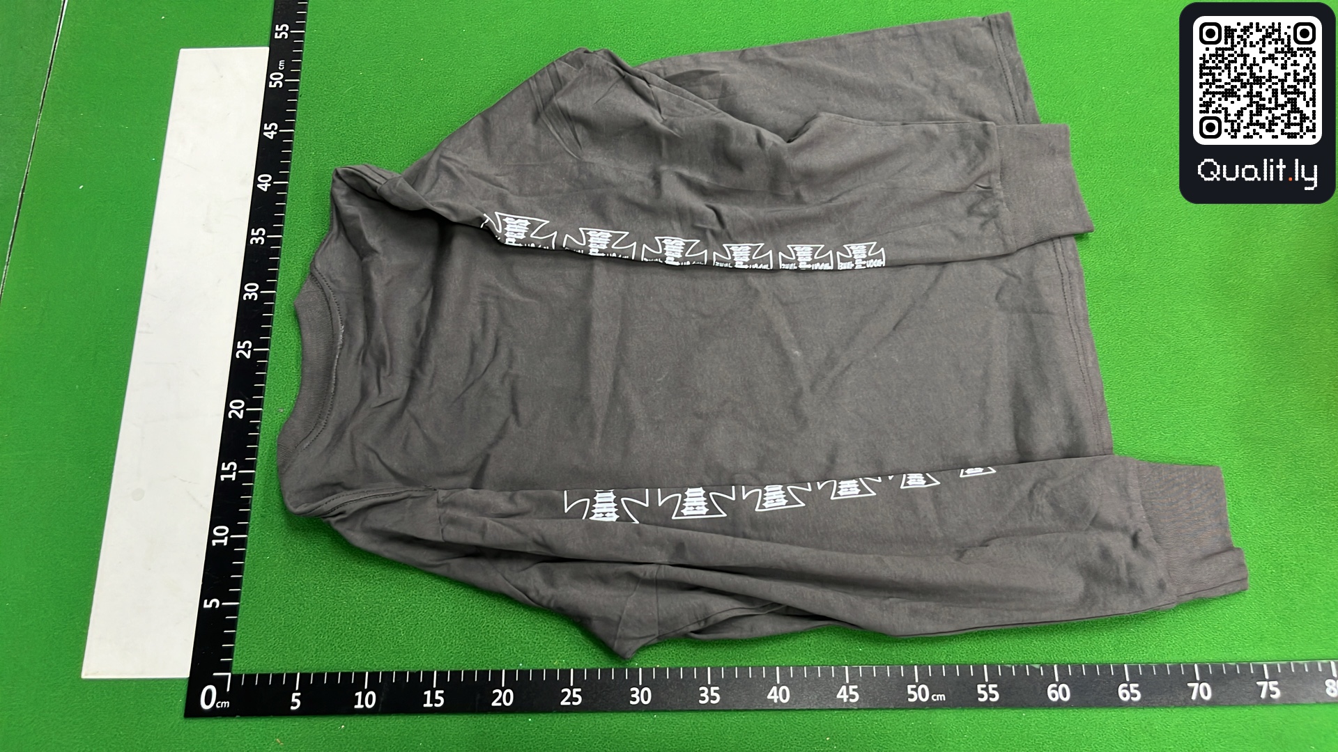 T-shirt — foto QC 3 de 14