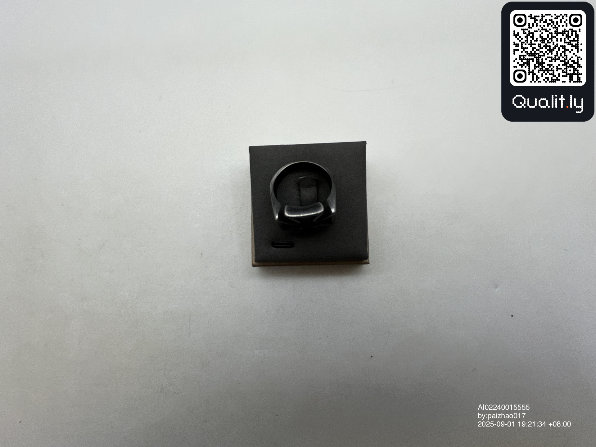 Smycke — QC-foto 2 av 3