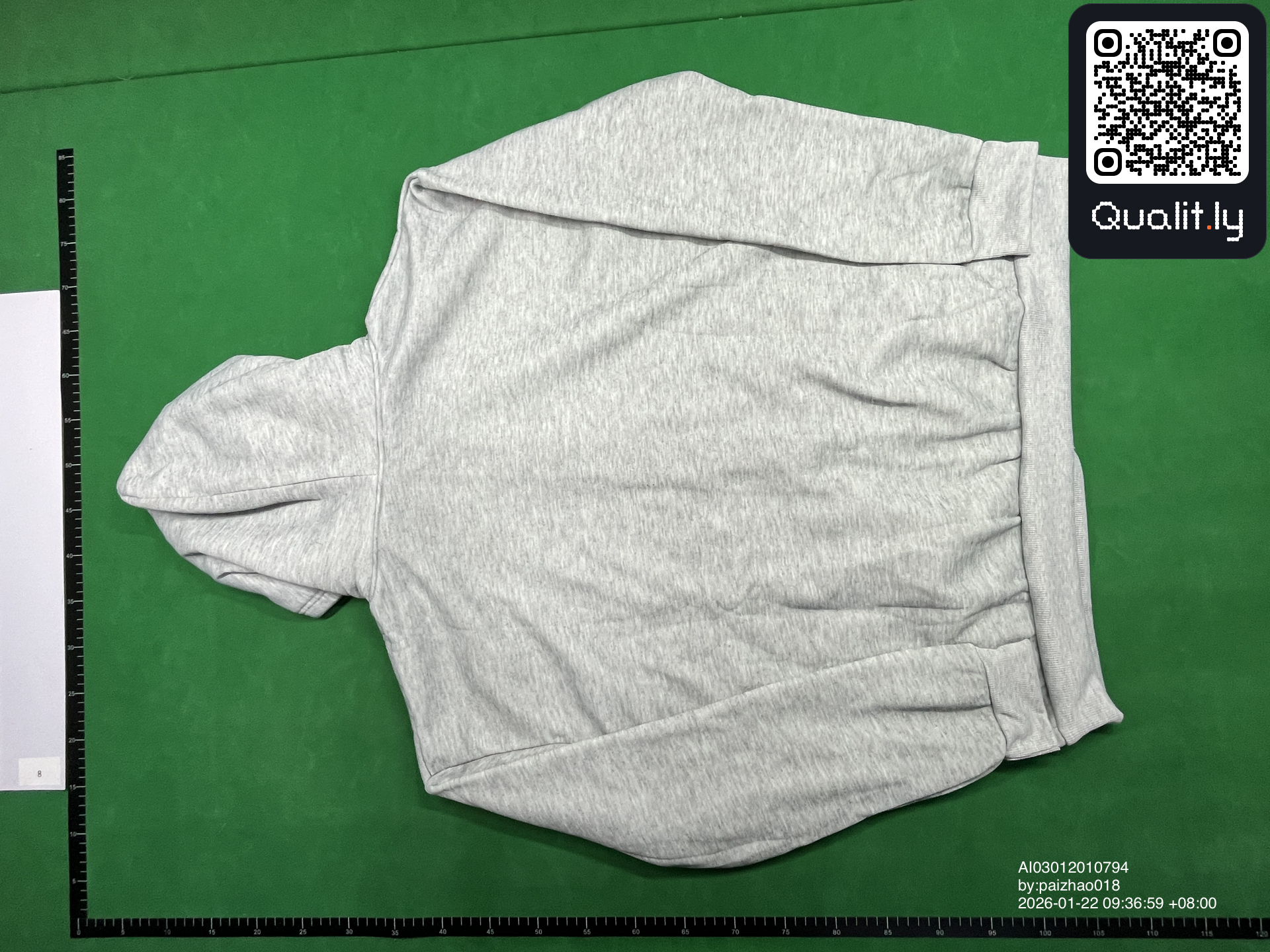 Hoodie — QC-foto 2 av 4