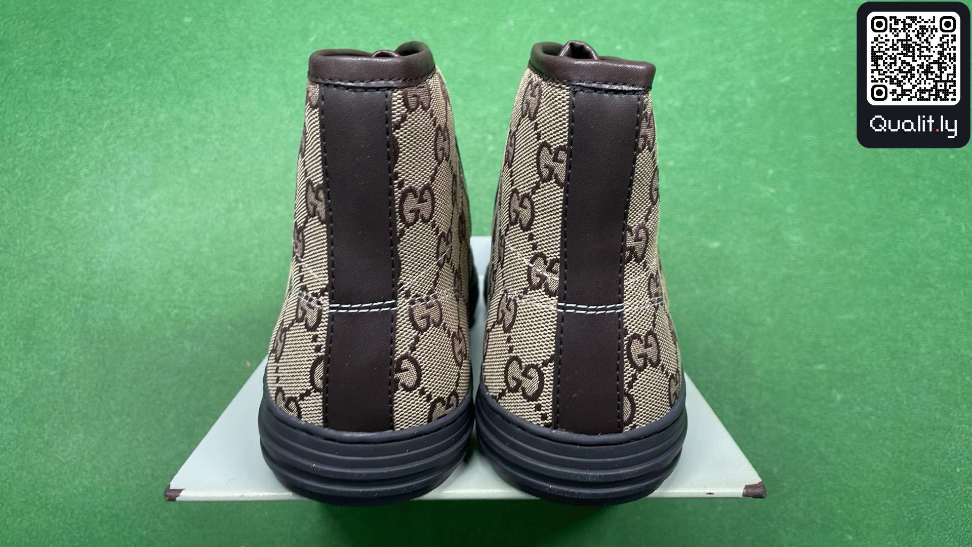 Sneakers — QC-foto 3 van 40