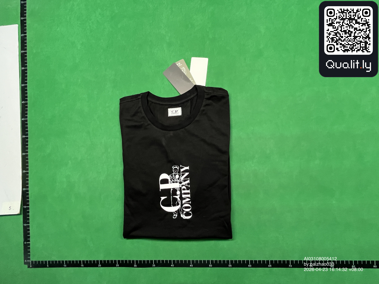 T-shirt — photo QC 1 sur 12