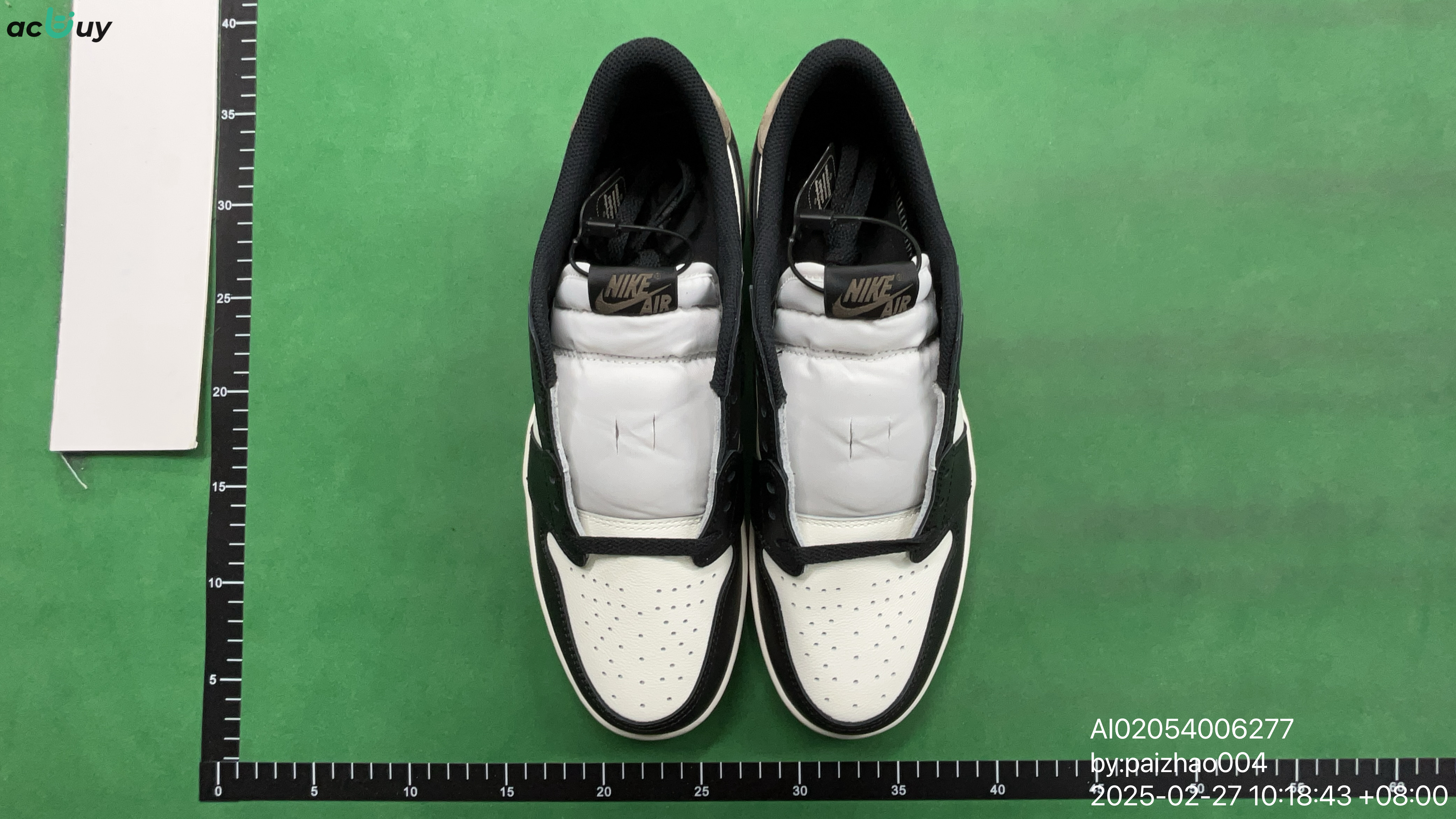 Sneakers QC photo 1 of 26