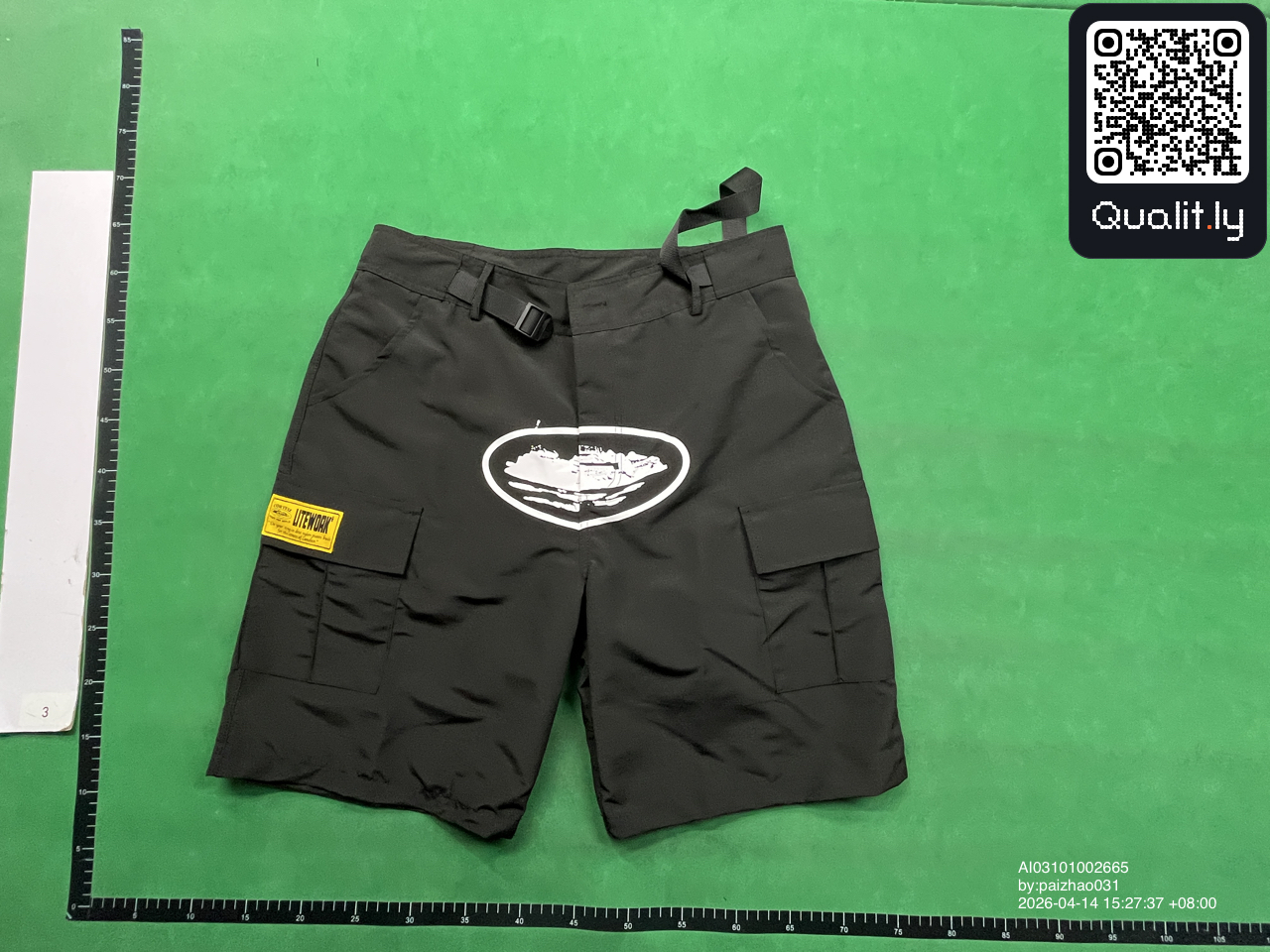 Shorts QC photo 2 of 22