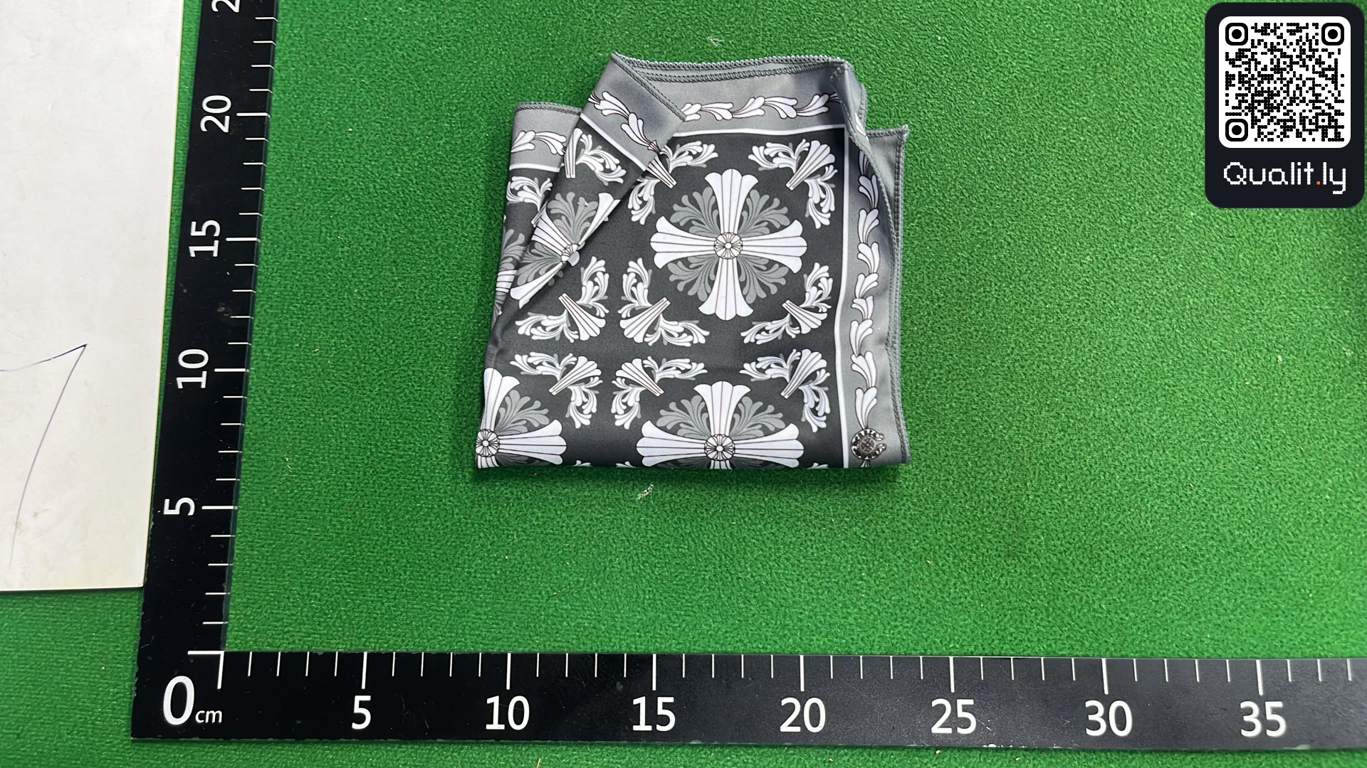 Solglasögon — QC-foto 3 av 12
