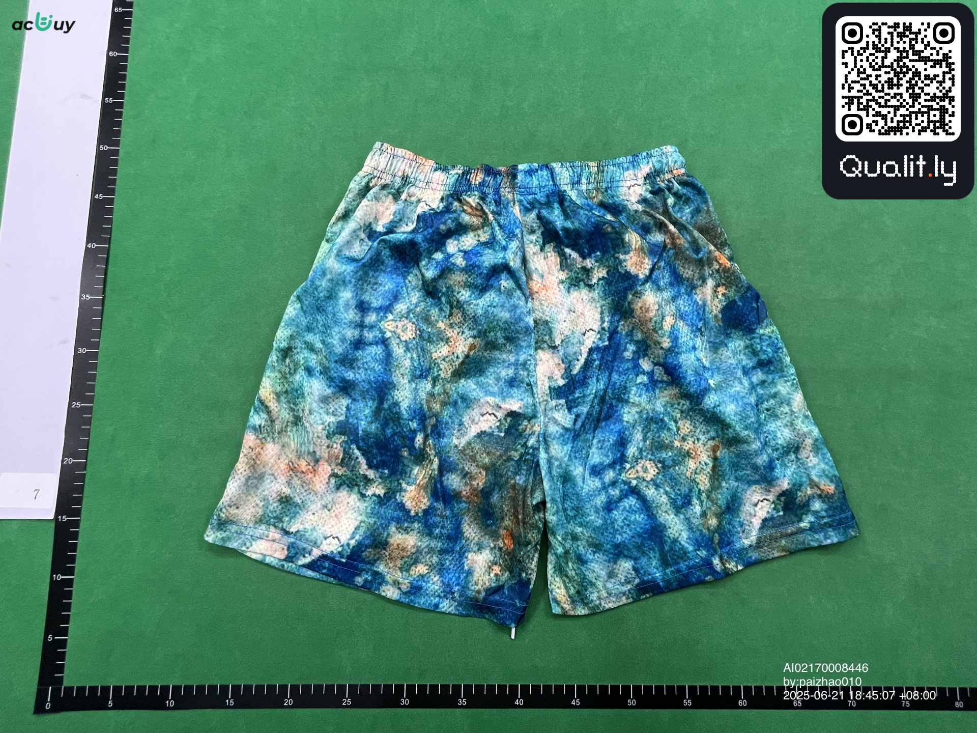 Pantaloncini — foto QC 2 di 18