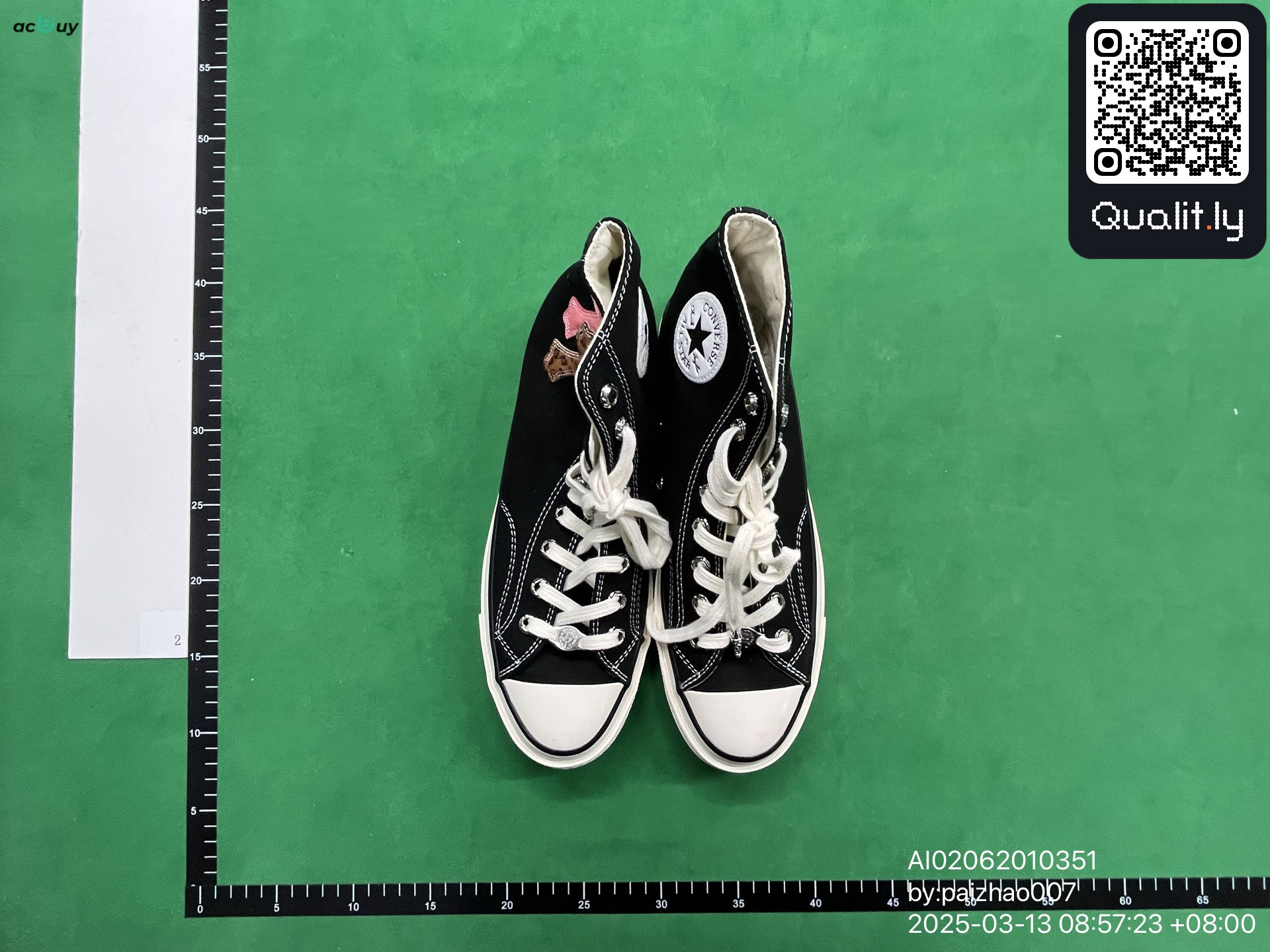 Sneakers QC photo 1 of 6