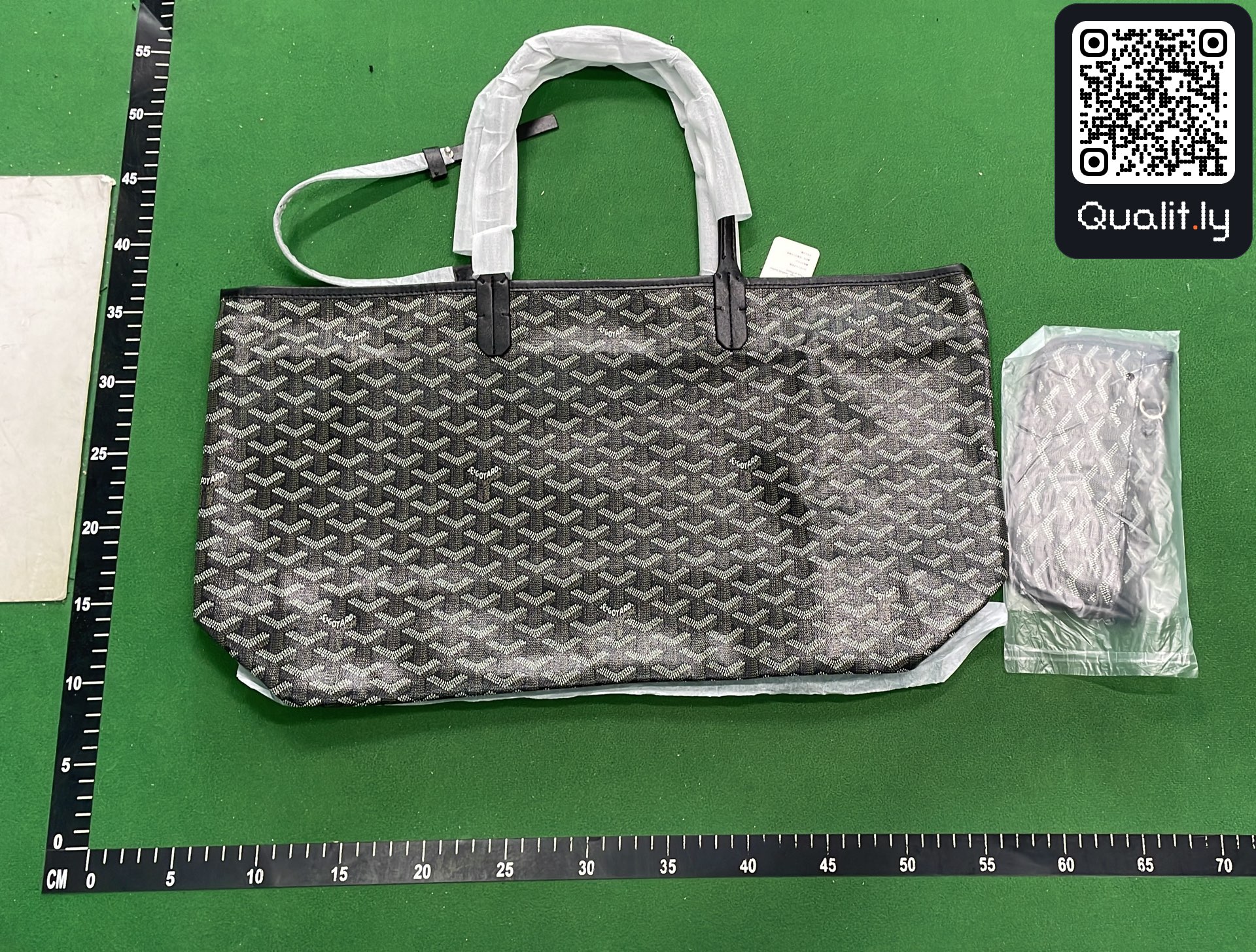 Foto QC 3 di 13