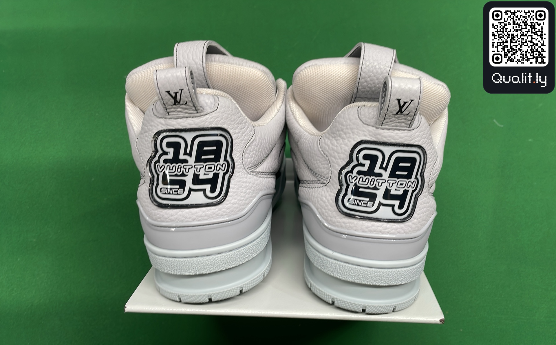 Sneakers — QC-foto 3 van 29