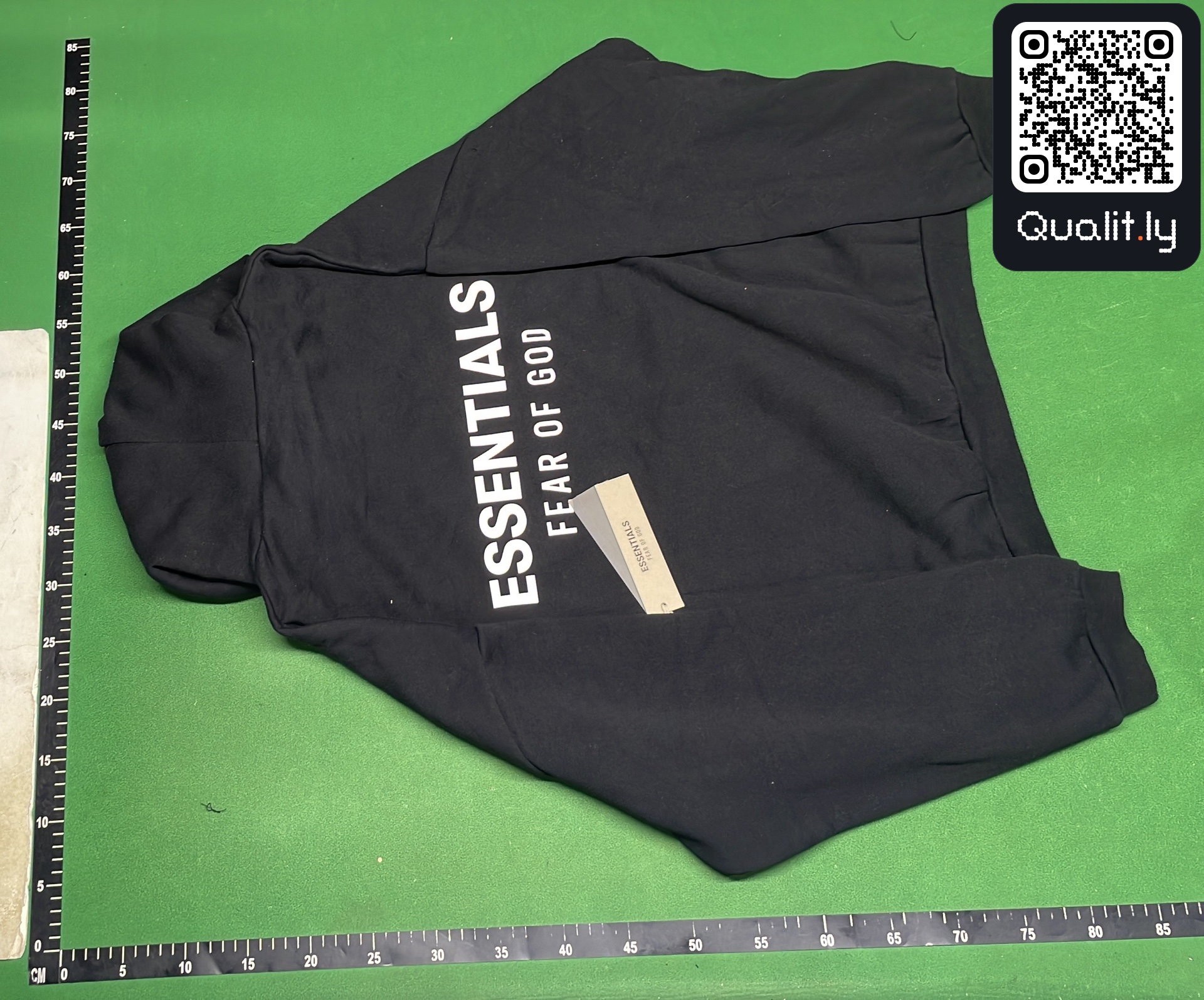 Hoodie QC photo 3 of 134