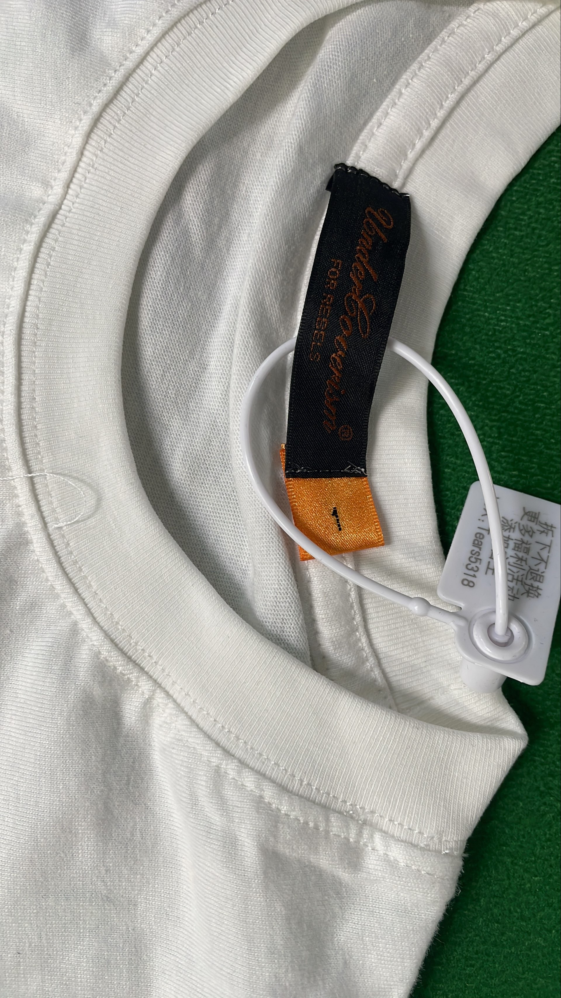 T-shirt — QC-foto 1 van 14