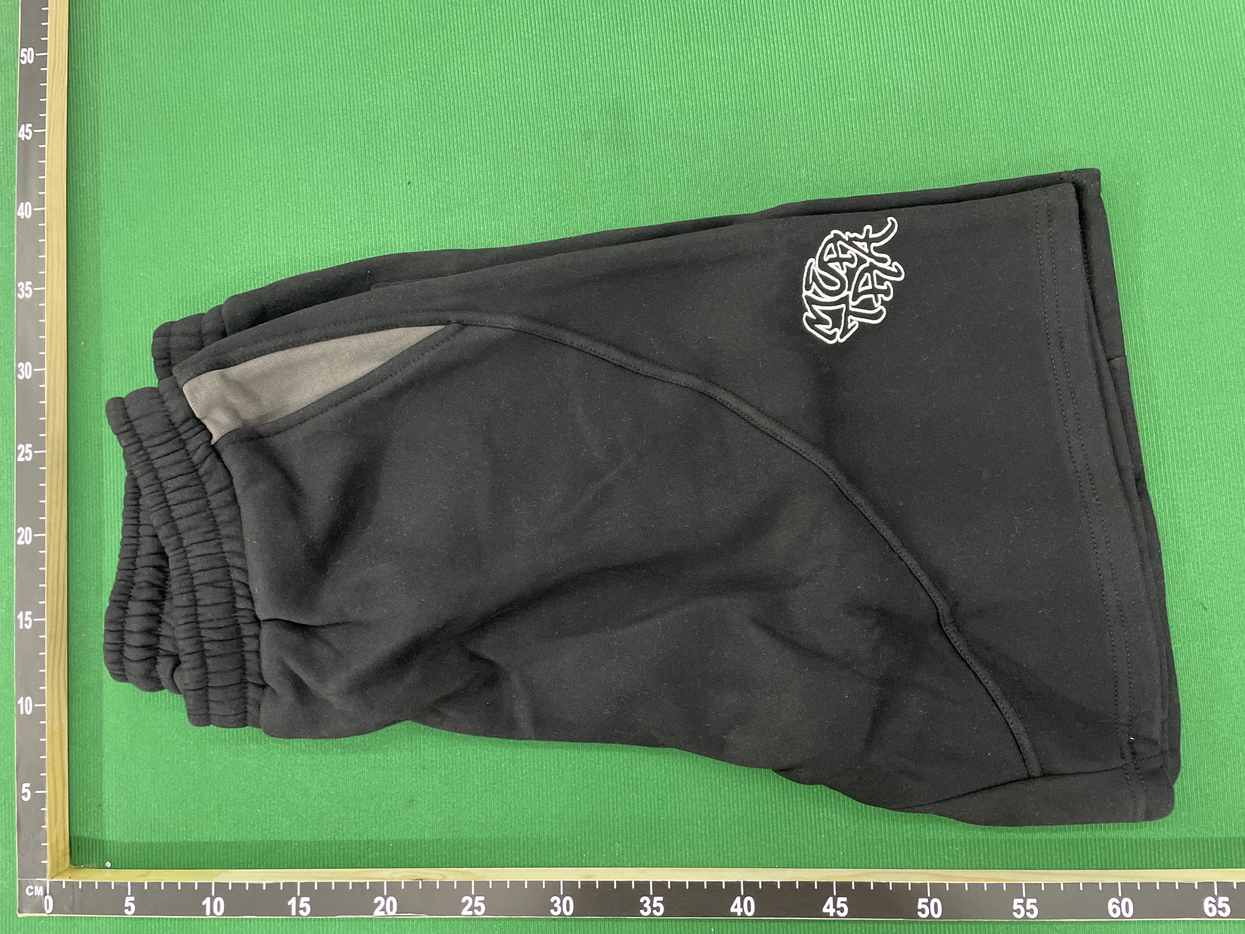 Shorts QC photo 2 of 7