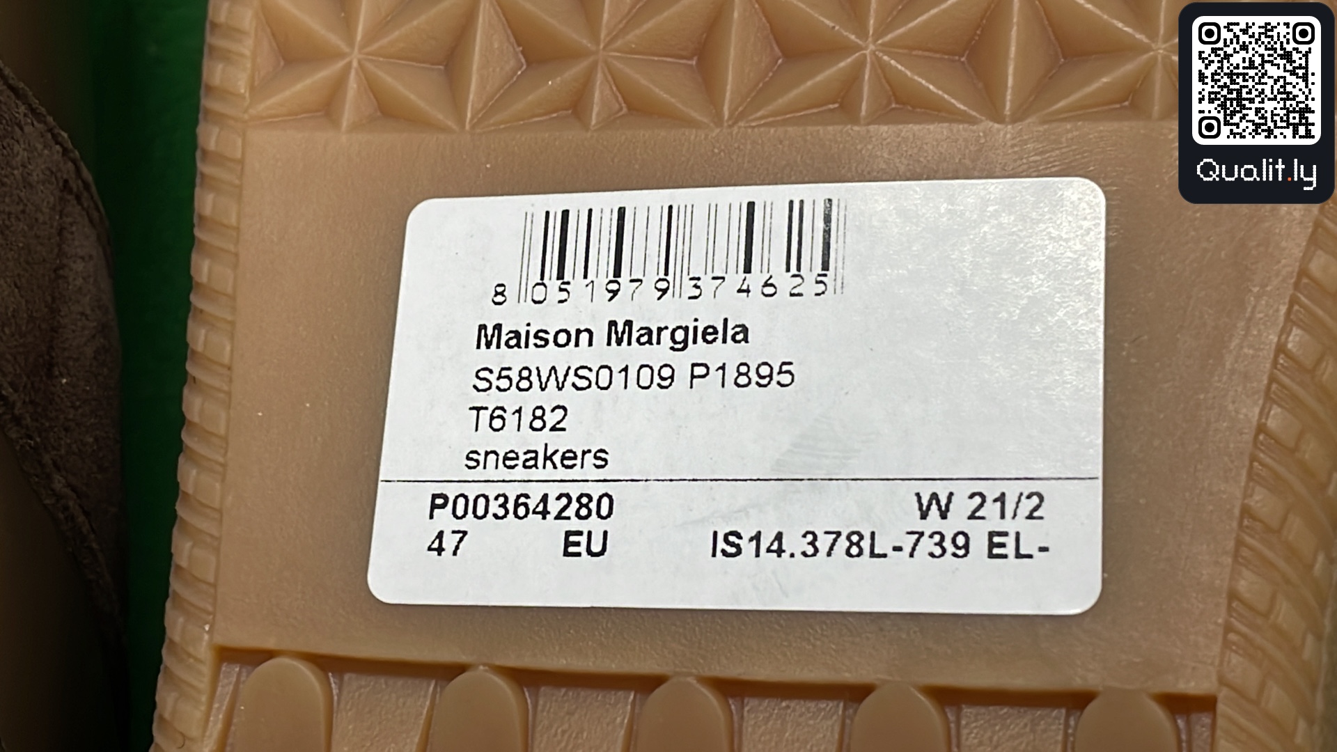 Sneakers QC photo 2 of 463