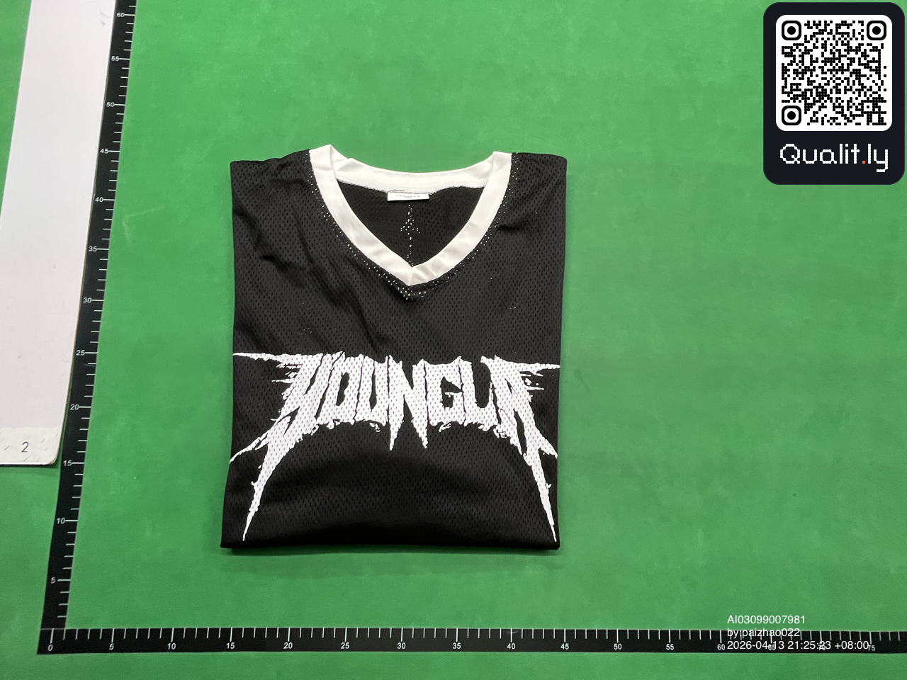 T-shirt — foto QC 1 di 4