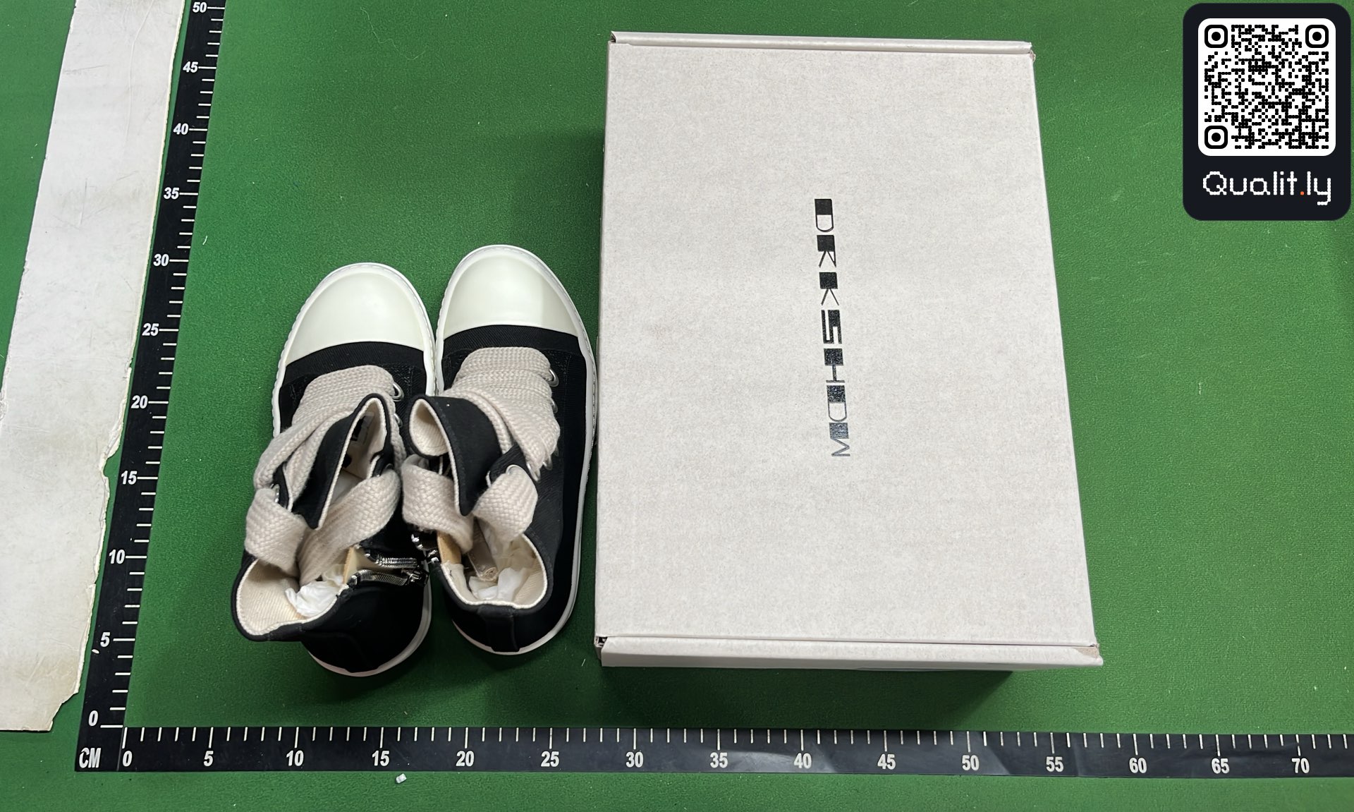 Sneakers QC photo 1 of 119