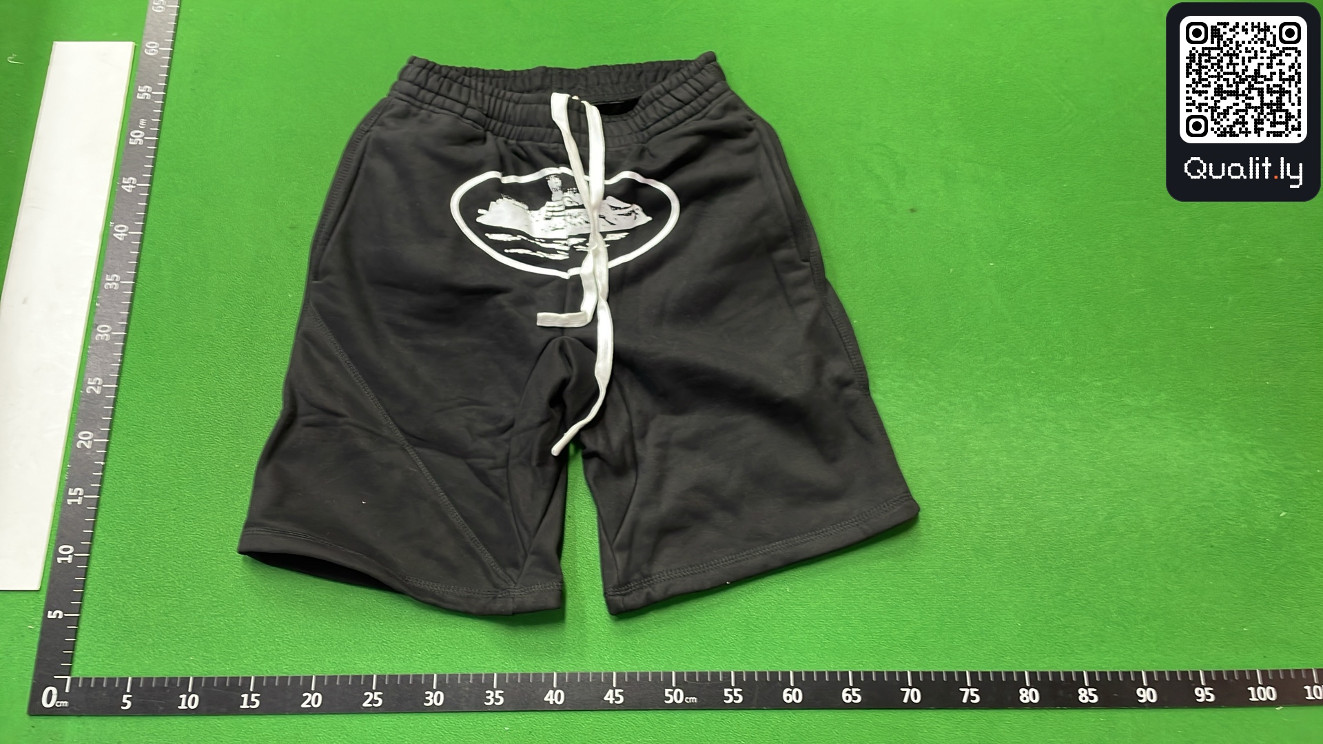 Shorts QC photo 2 of 129