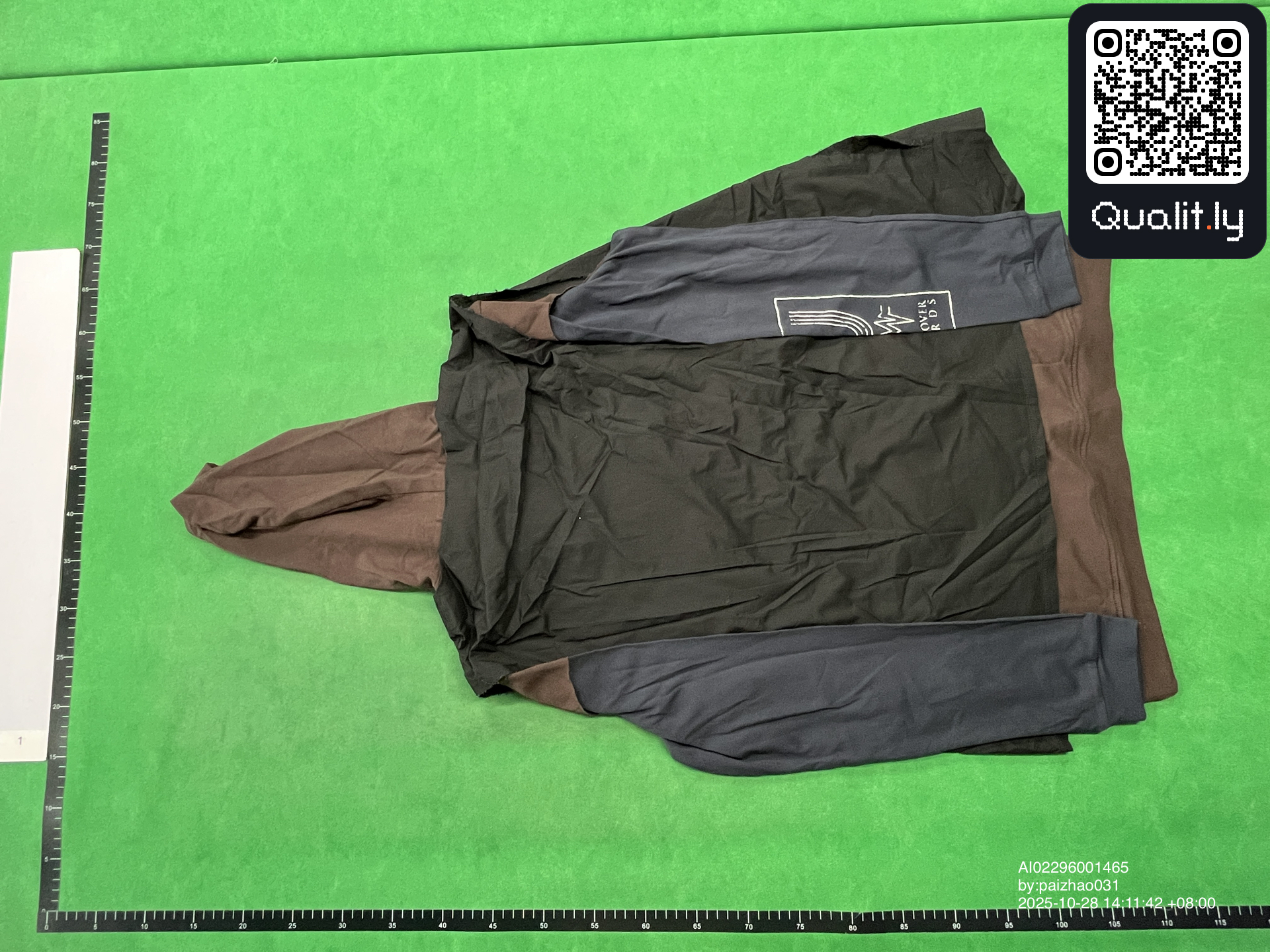 Hoodie — QC-foto 2 av 4