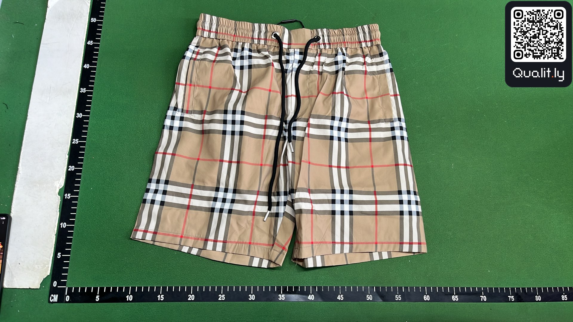 Short — photo QC 2 sur 4